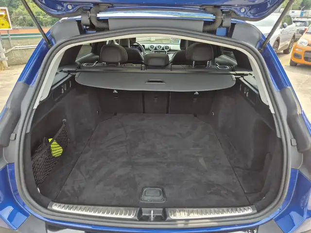 Mercedes-Benz 220 view 12