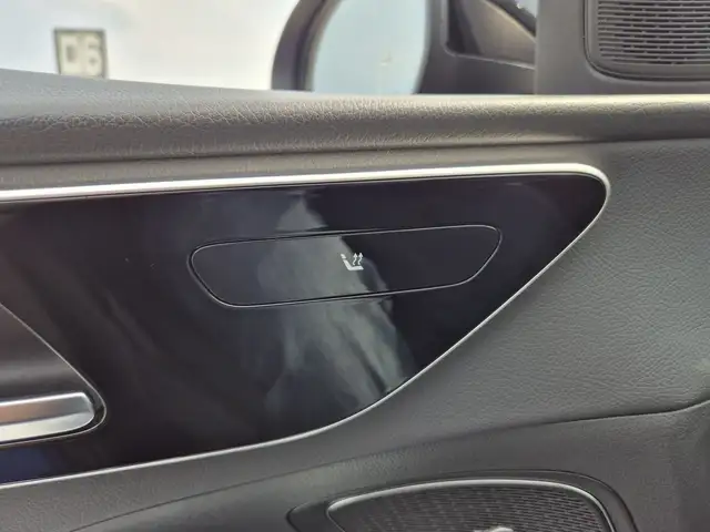 Mercedes-Benz C-Class view 22