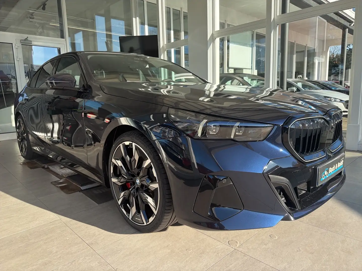 BMW 540 d Limousine xDrive M-SPORTPRO+PANO+AHK+STANDHZG Schwarz - 2