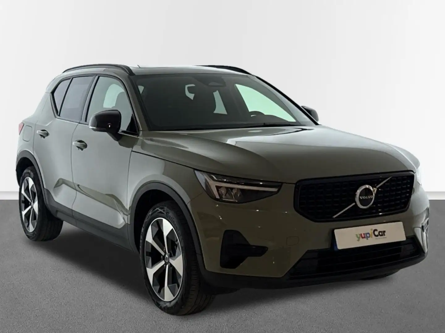 Volvo XC40 2.0 B3 G Plus Dark Auto Verde - 1