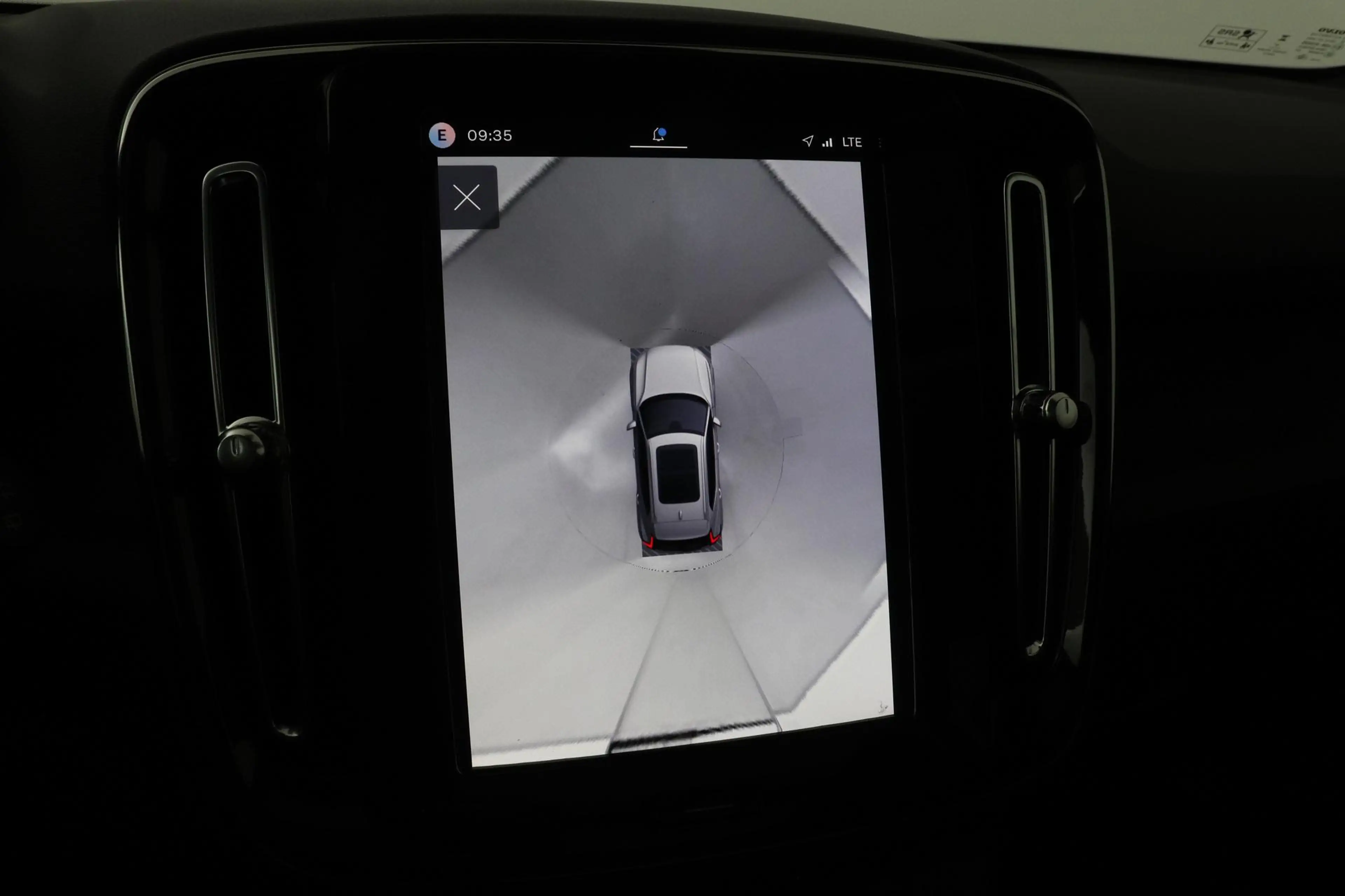 Volvo EX40 Single Motor Extended Range Plus Black Edition | 8 — photo 13