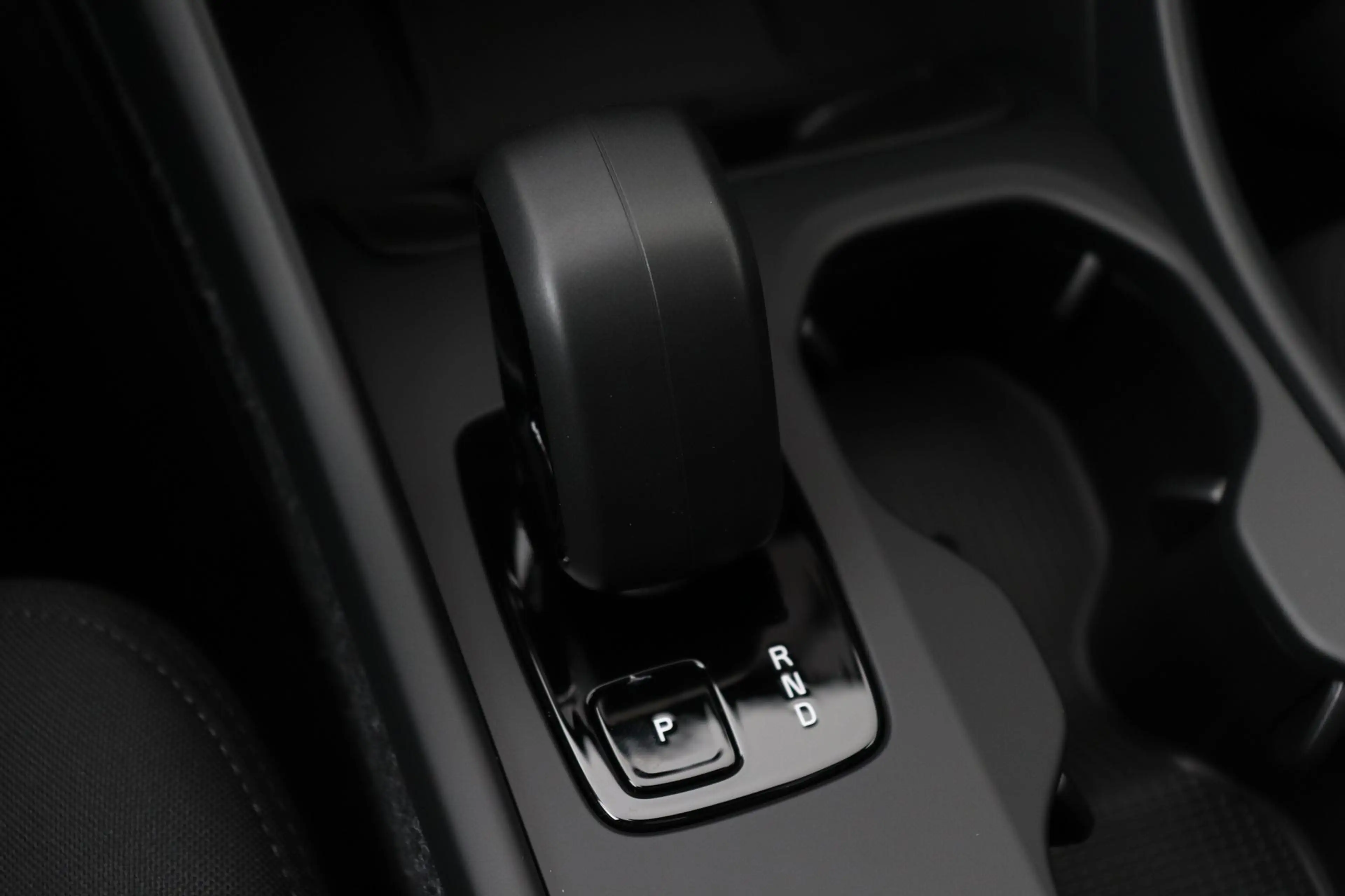 Volvo EX40 Single Motor Extended Range Plus Black Edition | 8 — photo 37