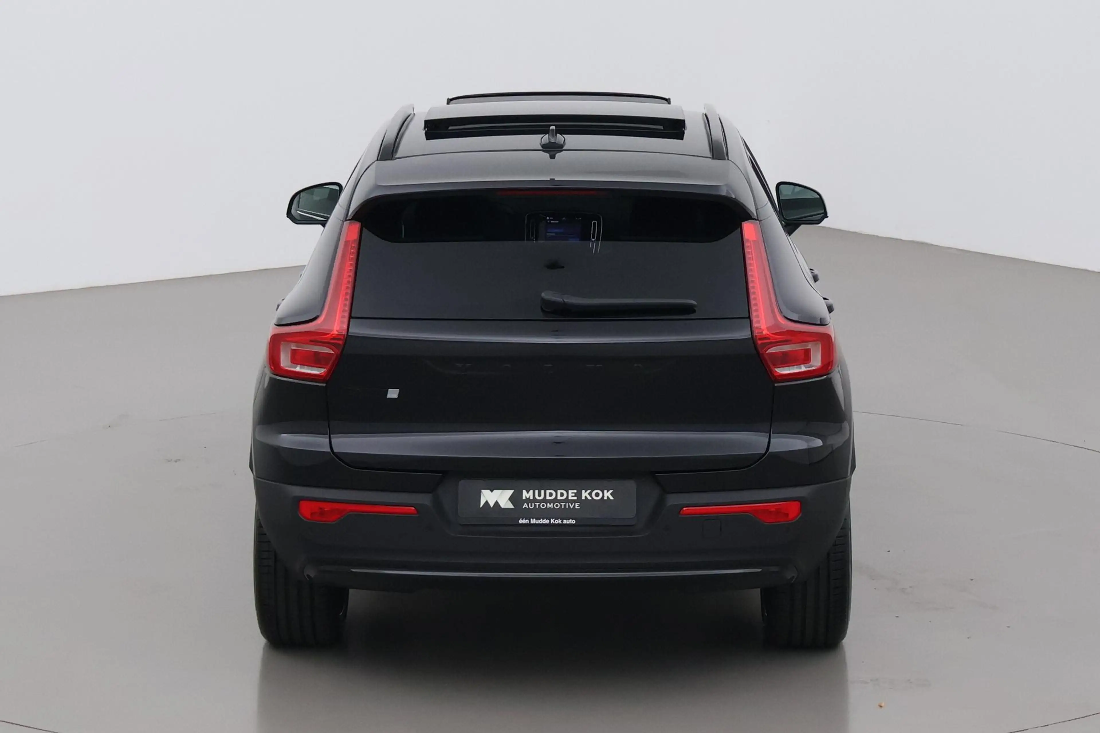 Volvo EX40 Single Motor Extended Range Plus Black Edition | 8 — photo 9