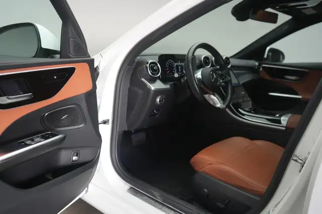 Mercedes-Benz 220 view 13