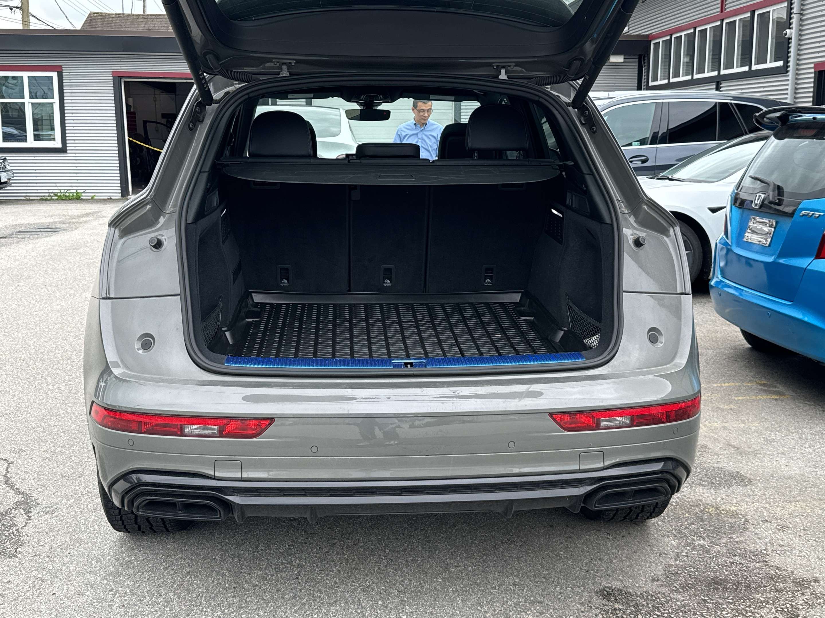 2024 Audi Q5 Progressiv 45 TFSI S-Line quattro thumb 10