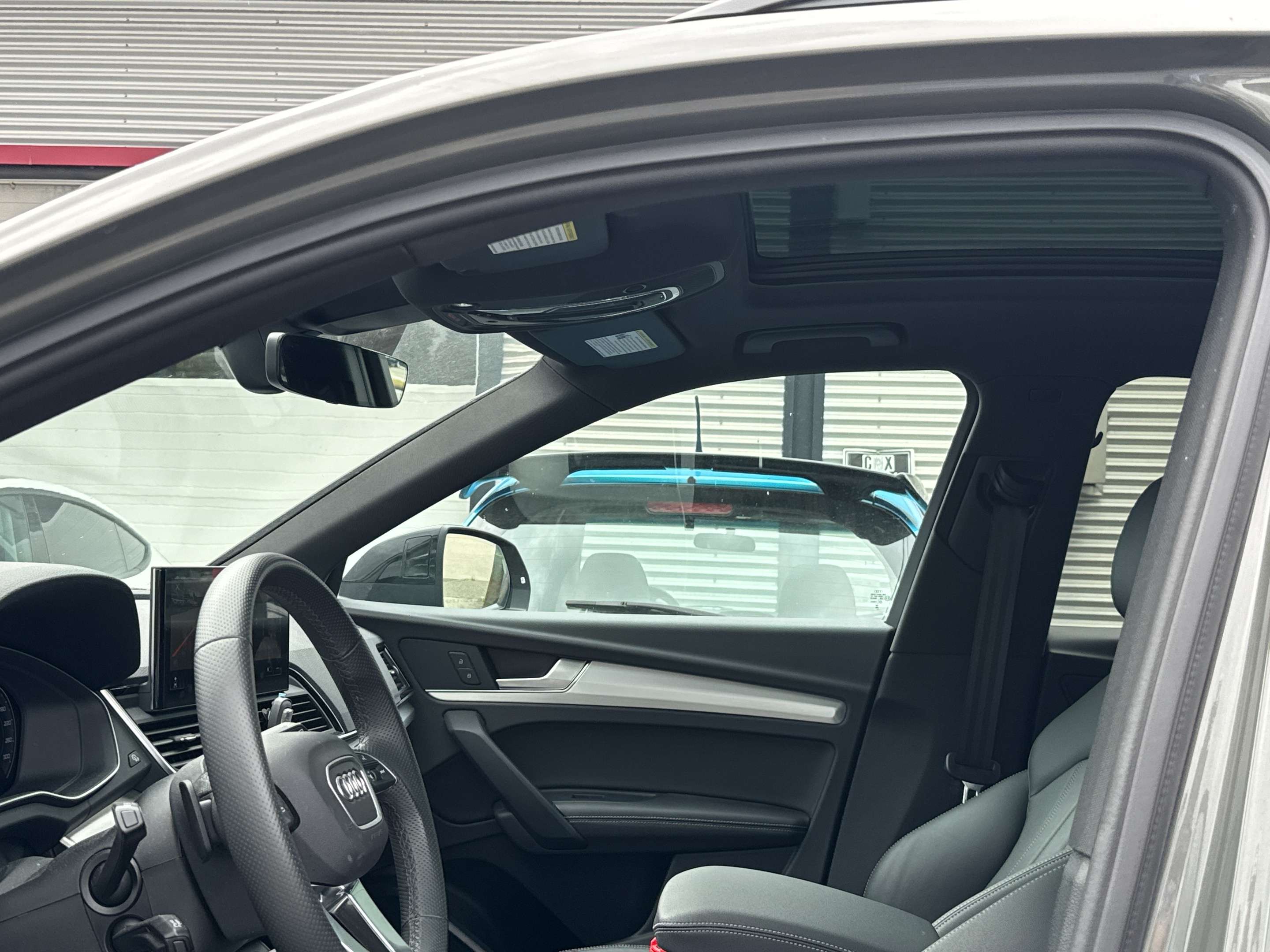 2024 Audi Q5 Progressiv 45 TFSI S-Line quattro thumb 9