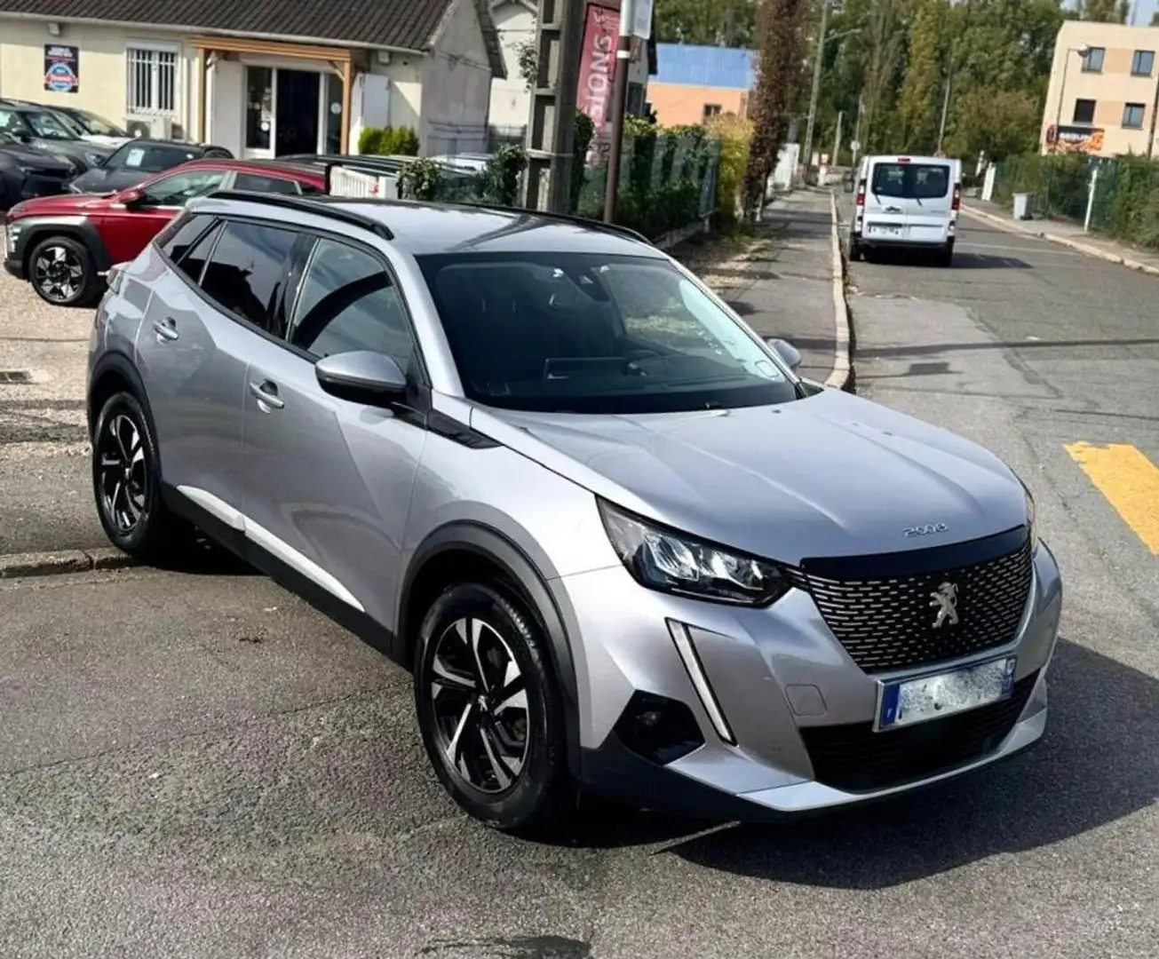 Peugeot 2008 1.2 PT 130CV EAT8 ALLURE BUSINESS 10000HT DISTRIB NEUVE ENTRETIEN COMPLET ET A JOUR TBE Gris - 1