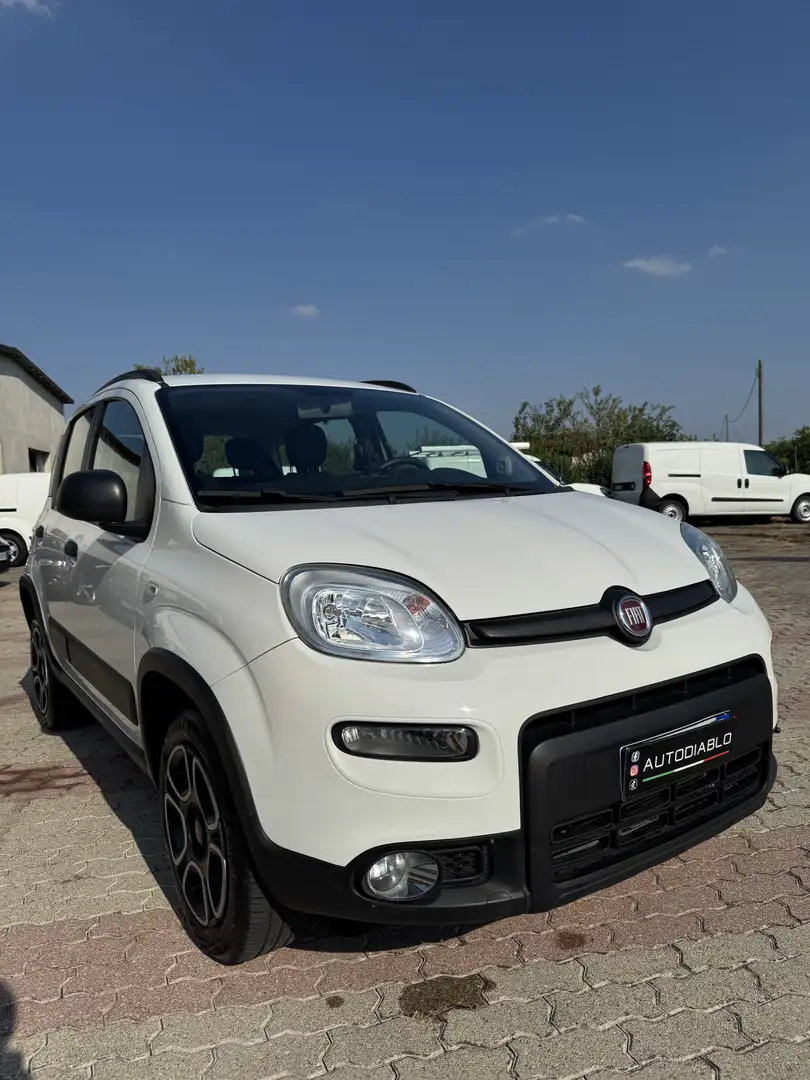 Fiat Panda 0.9 t.air t. natural power City Life 70cv 5pti Blanc - 1