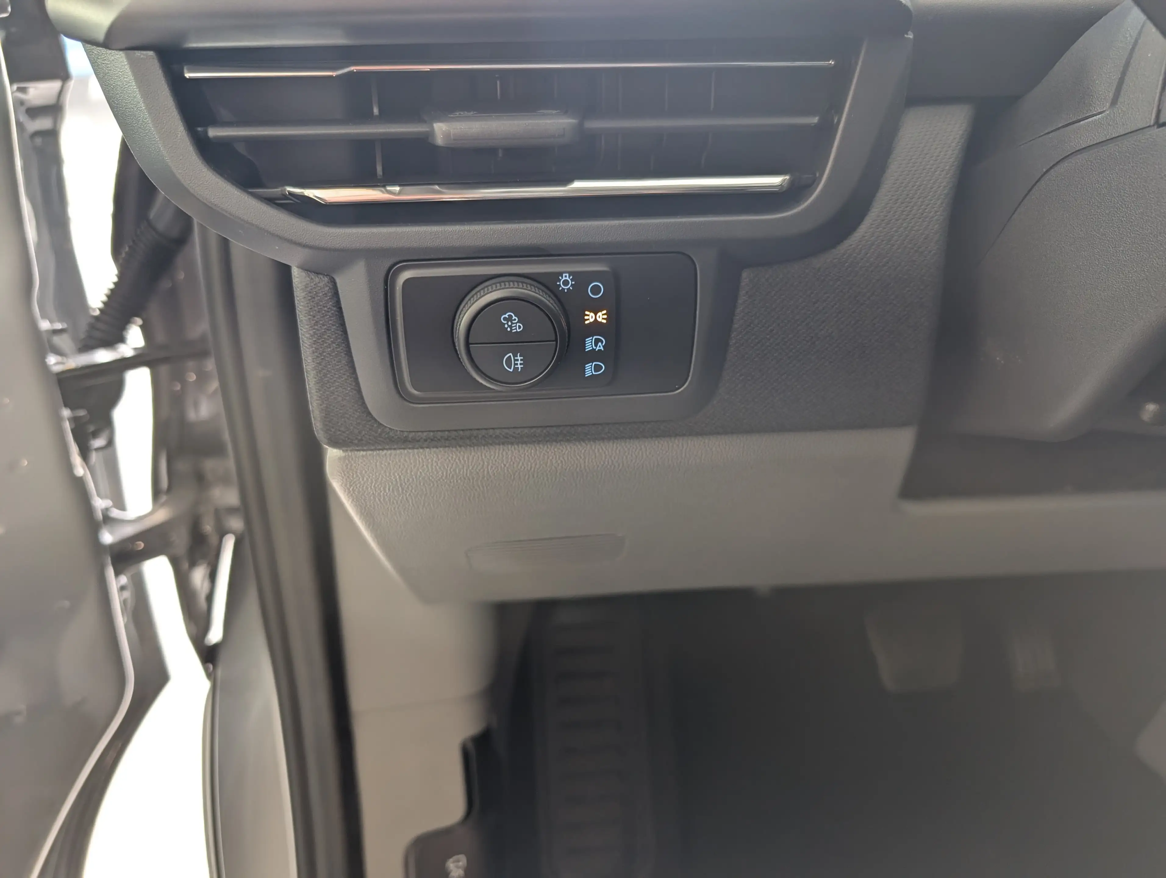 Ford Tourneo Custom Titanium X AWD elek. AHK / Matrix-LED / Standheizu — photo 9