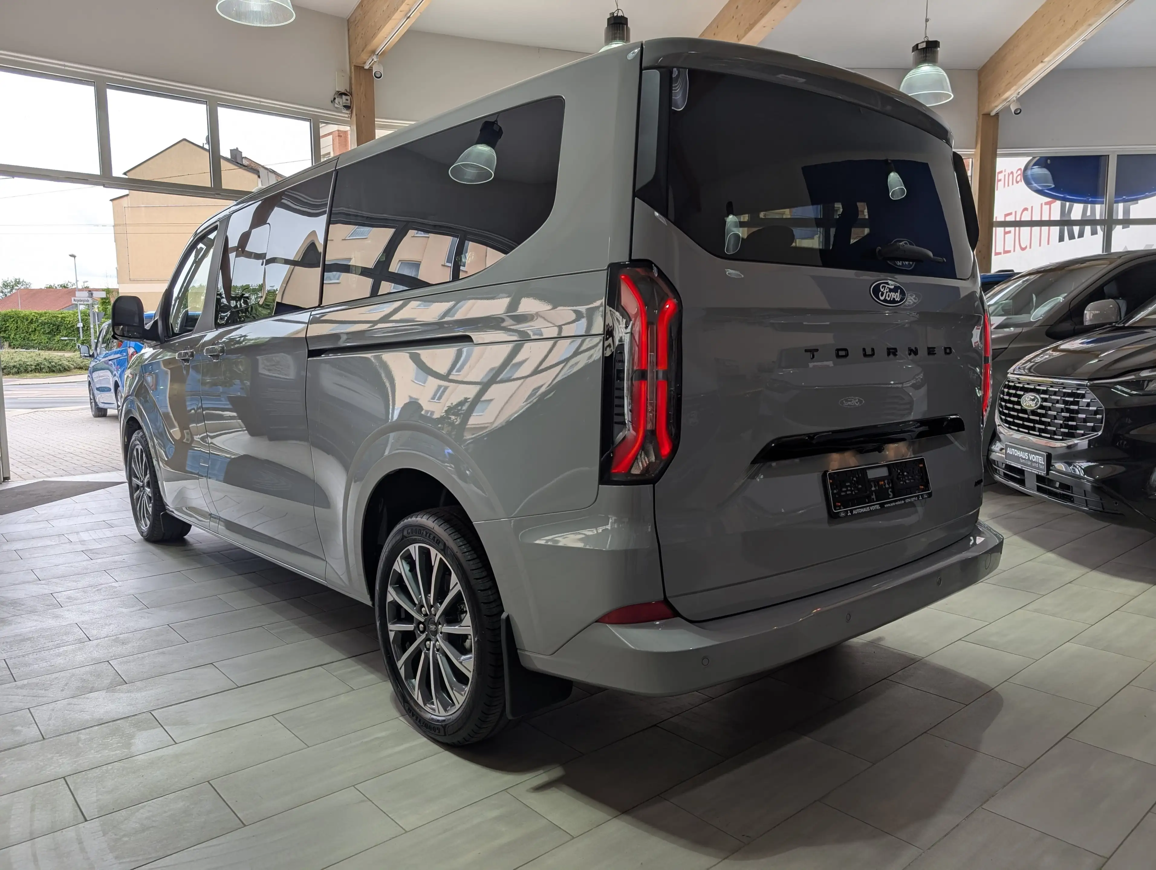 Ford Tourneo Custom Titanium X AWD elek. AHK / Matrix-LED / Standheizu — photo 6
