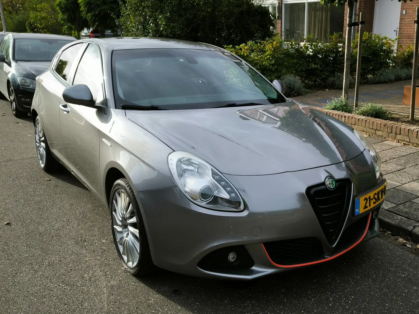 Alfa Romeo Giulietta Giulietta 1.4 T Distinctive Šedá - 2