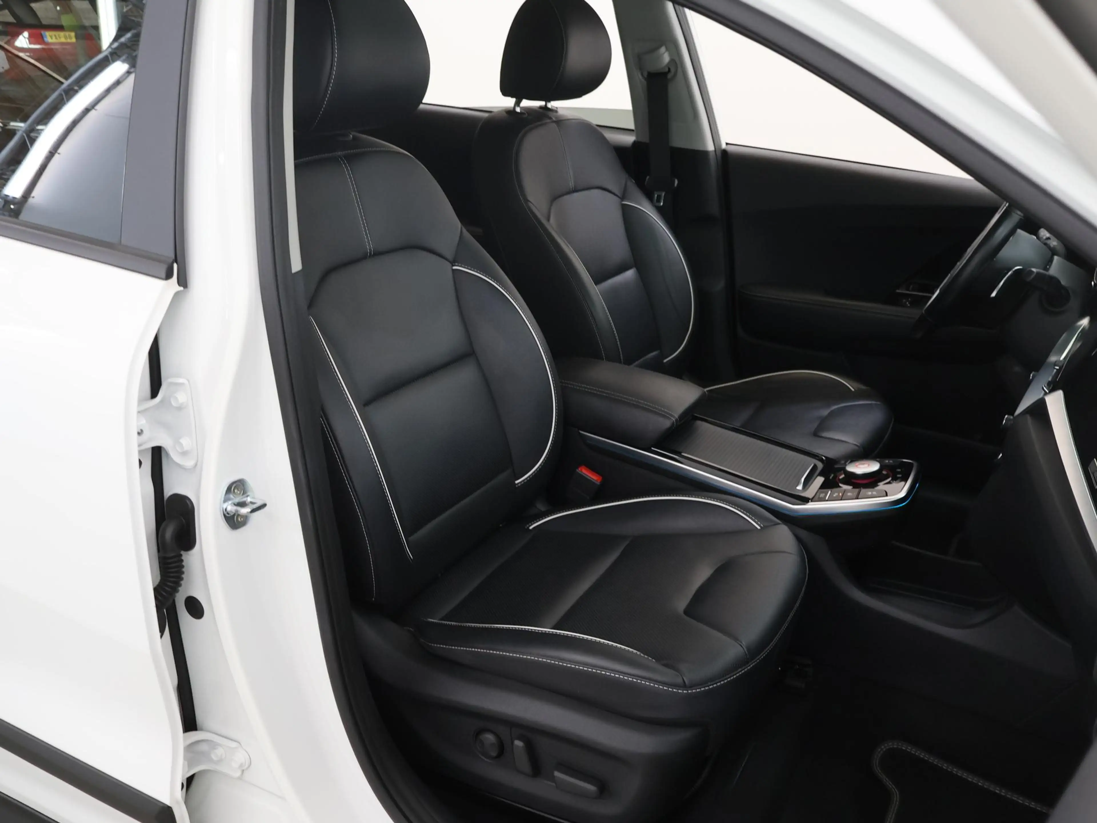 Kia e-Niro ExecutiveLine 64 kWh | Schuif/kantel dak | Stoel/S — photo 10