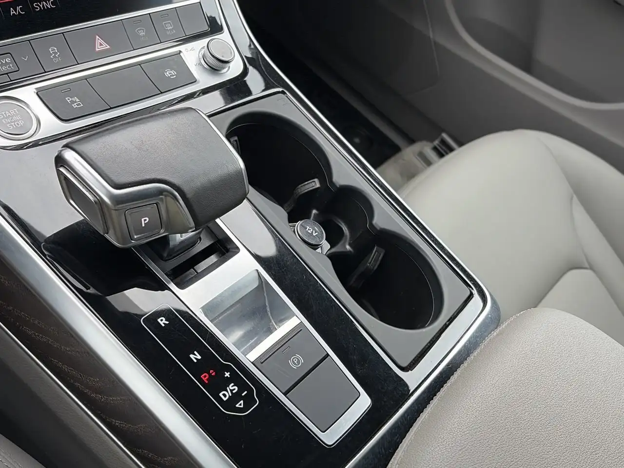 Audi Q7 снимка Audi Q7