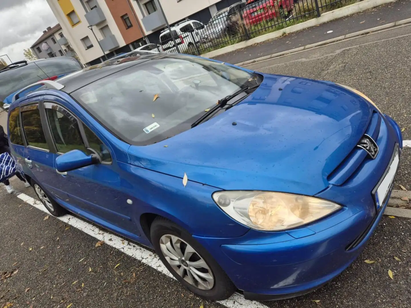 Peugeot 307 HDi Break 110 Presence Bleu - 2
