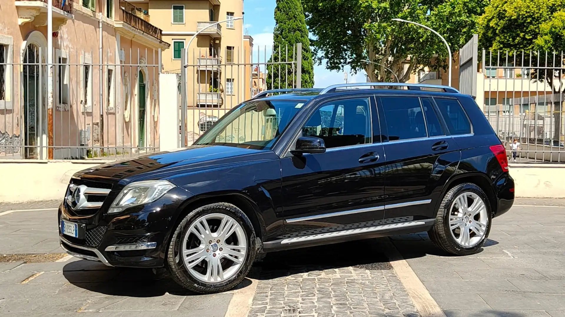 Mercedes-Benz GLK 220 GLK - X204 cdi (be) Premium 4matic auto my12 Black - 1