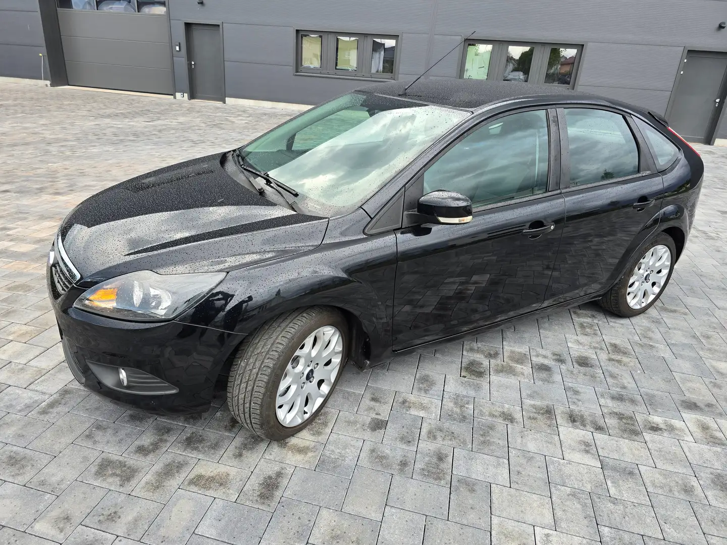 Ford Focus Sport Schwarz - 1
