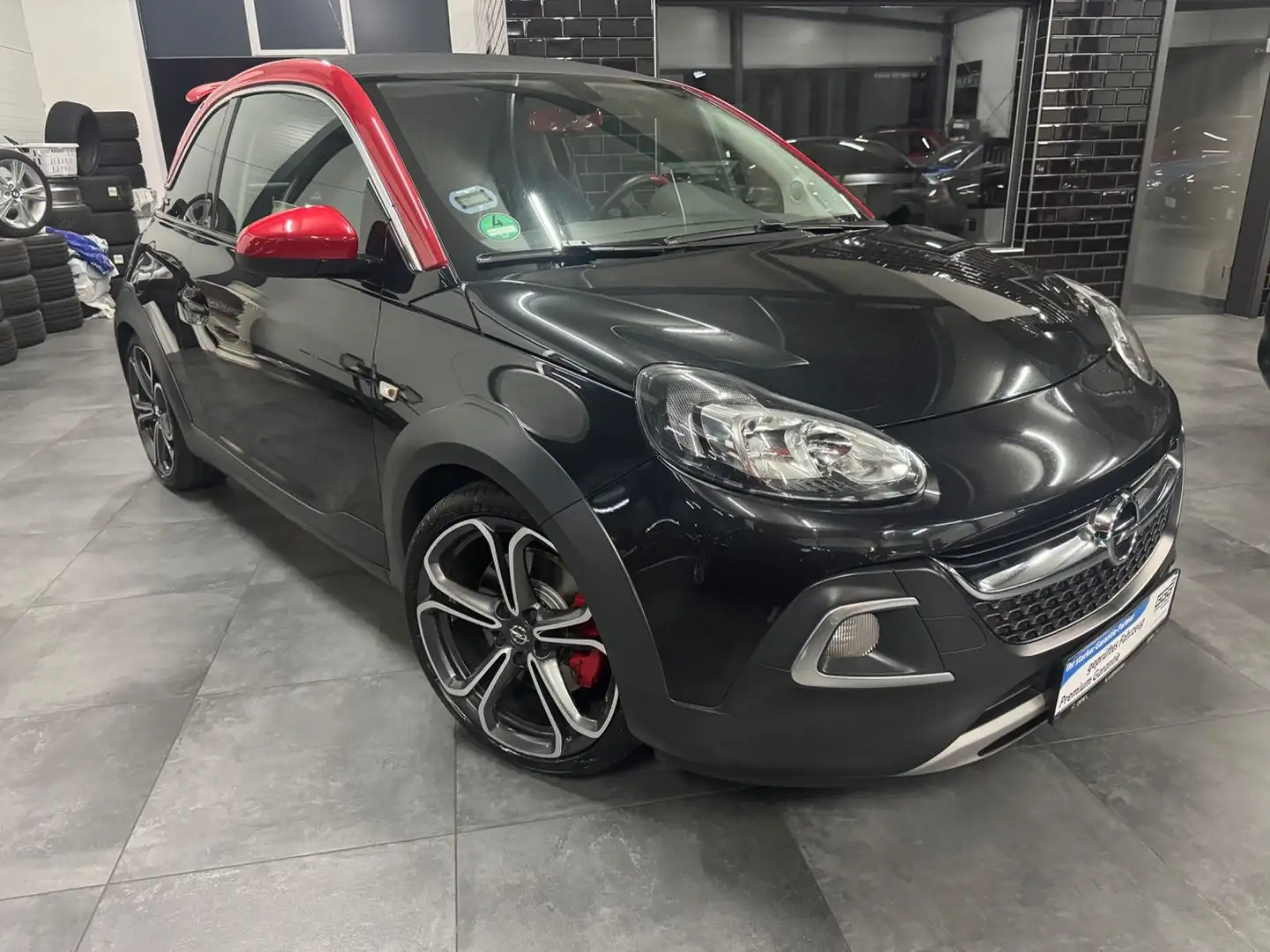Opel Adam Rocks S Schwarz - 1