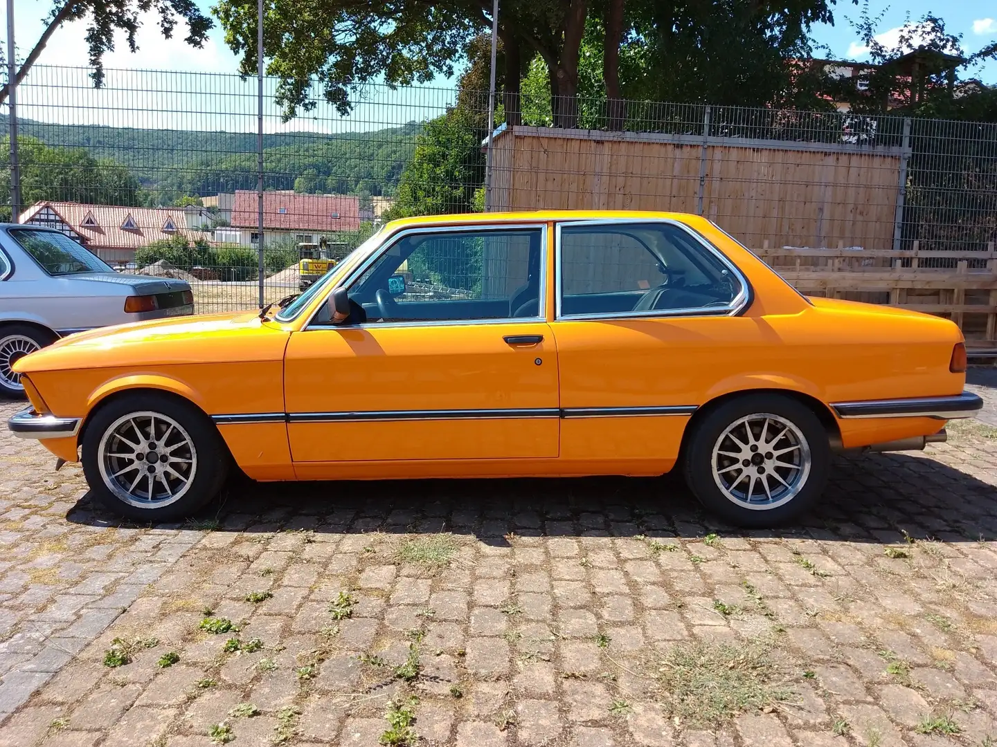 BMW 335 Orange - 2