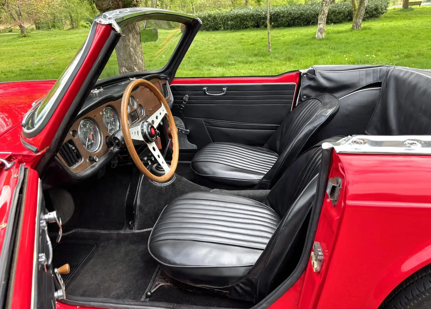 Triumph TR4 PRICE REDUCTION Your Classic Car. Roşu - 2