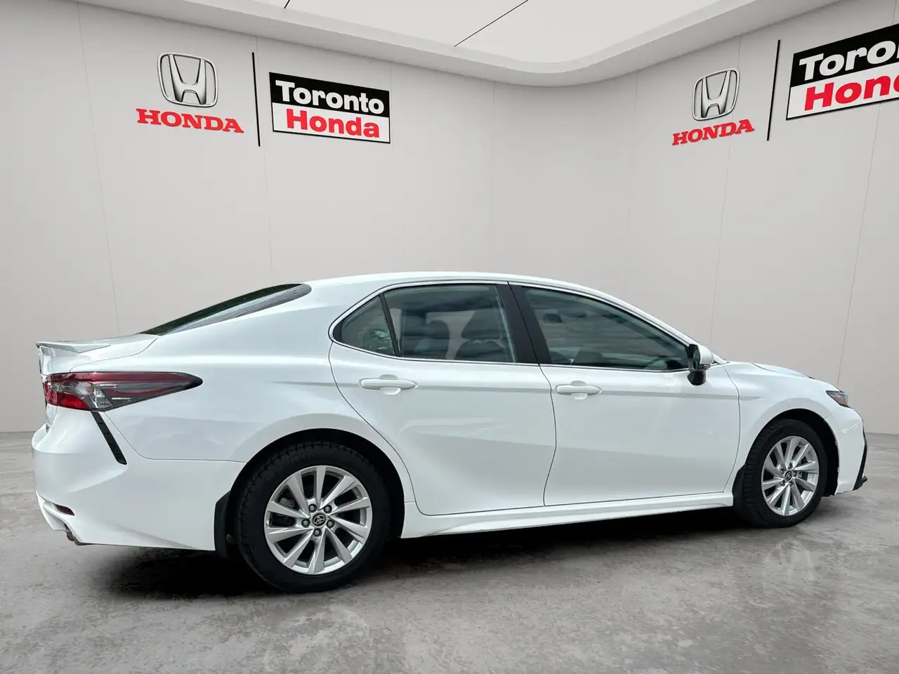Toyota Camry photo Toyota Camry