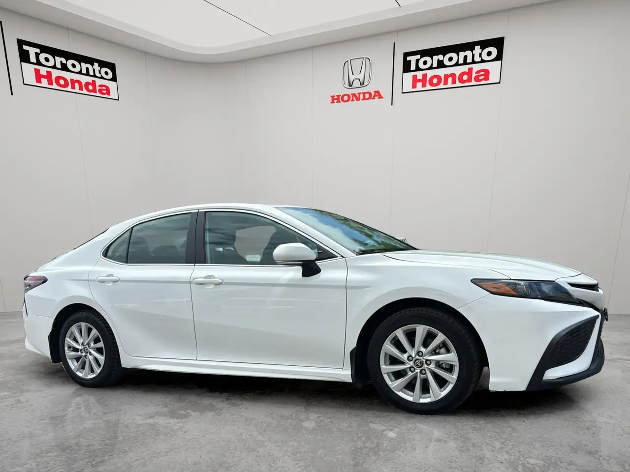 Toyota Camry photo Toyota Camry