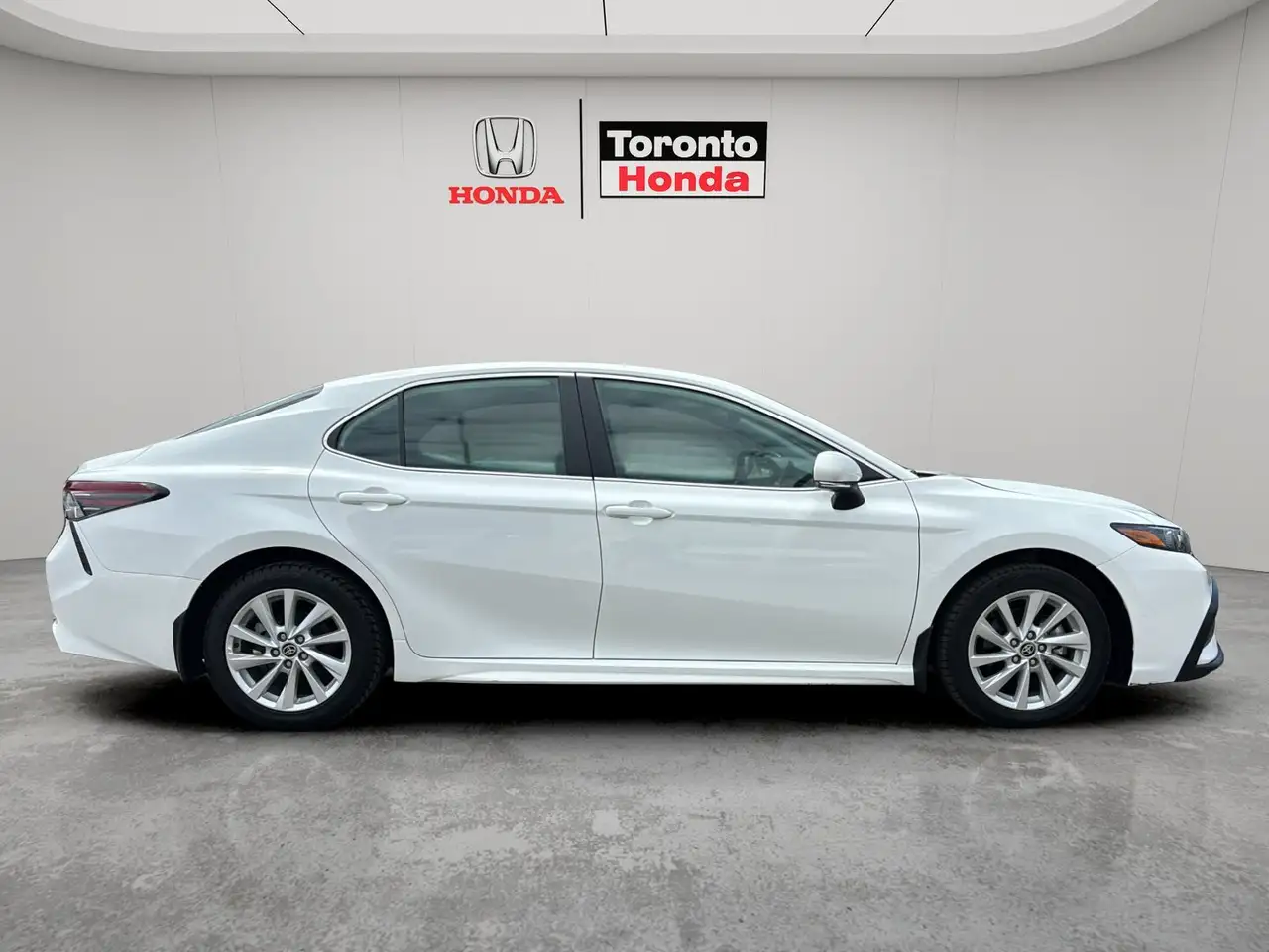 Toyota Camry photo Toyota Camry