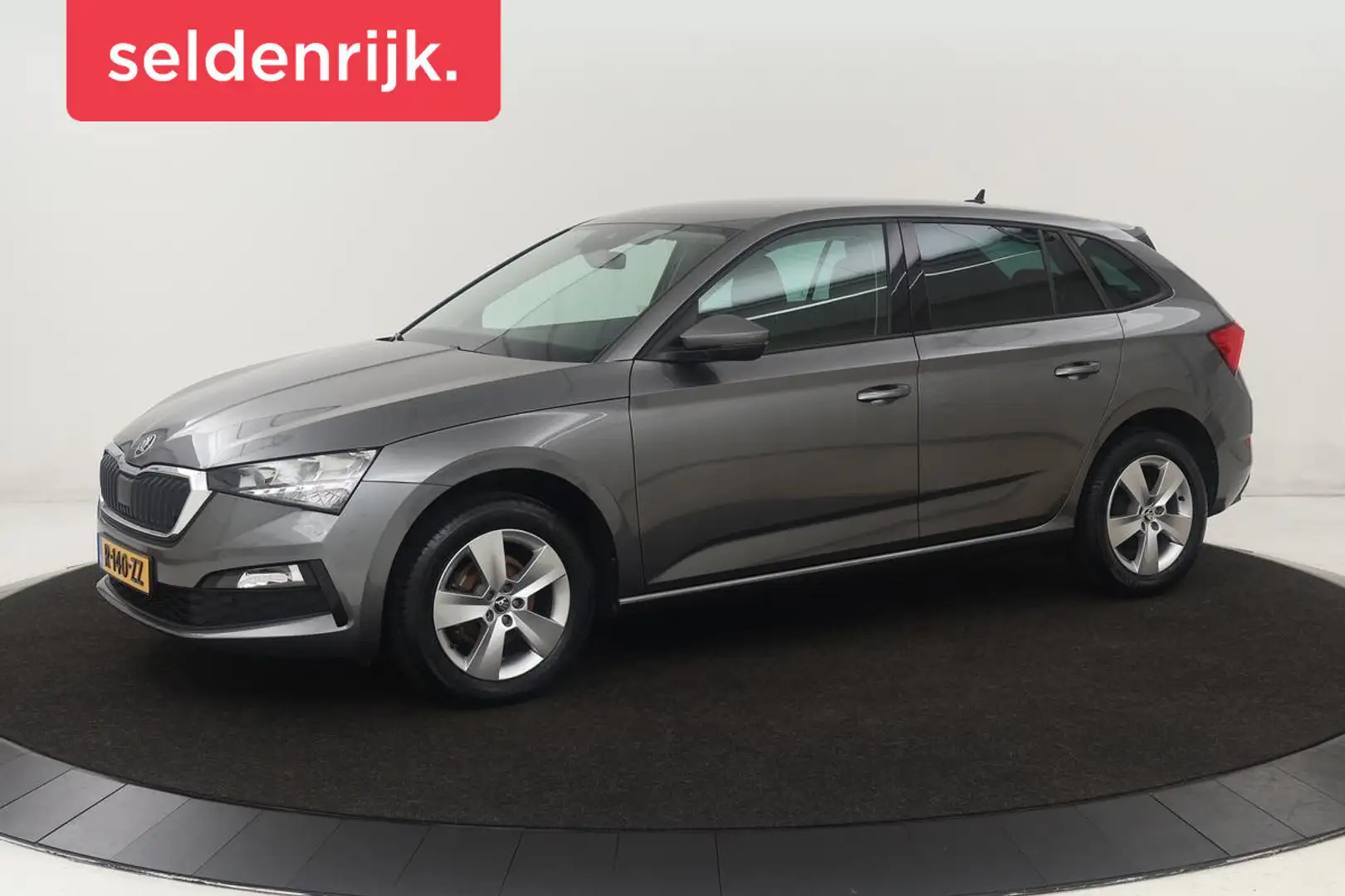 Skoda Scala 1.0 TSI Ambition | Carplay | Full LED | Climate co Grijs - 1