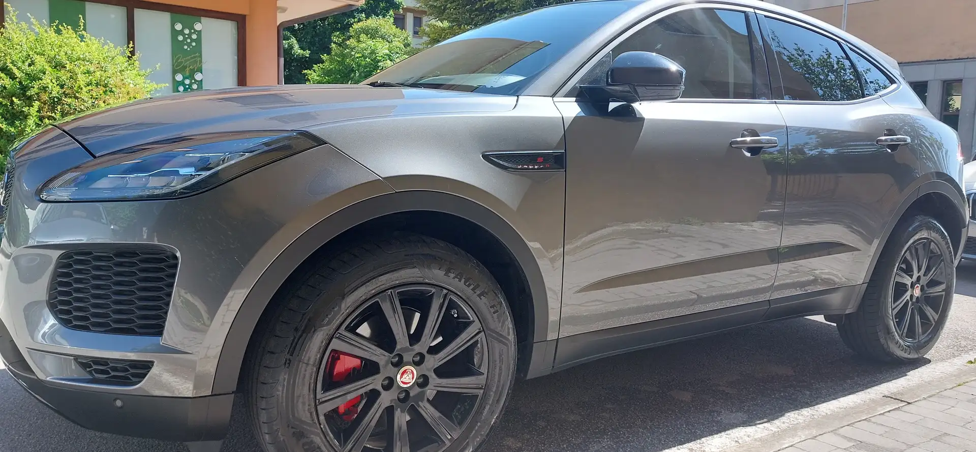 Jaguar E-Pace E-Pace 2.0d i4 R-Dynamic HSE awd 180cv Grigio - 2