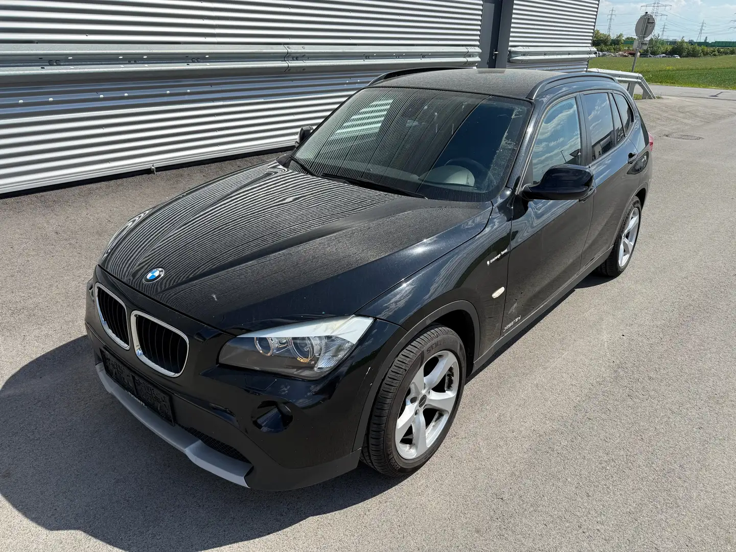 BMW X1 xDrive18d Österreich Paket ID:78 Schwarz - 1