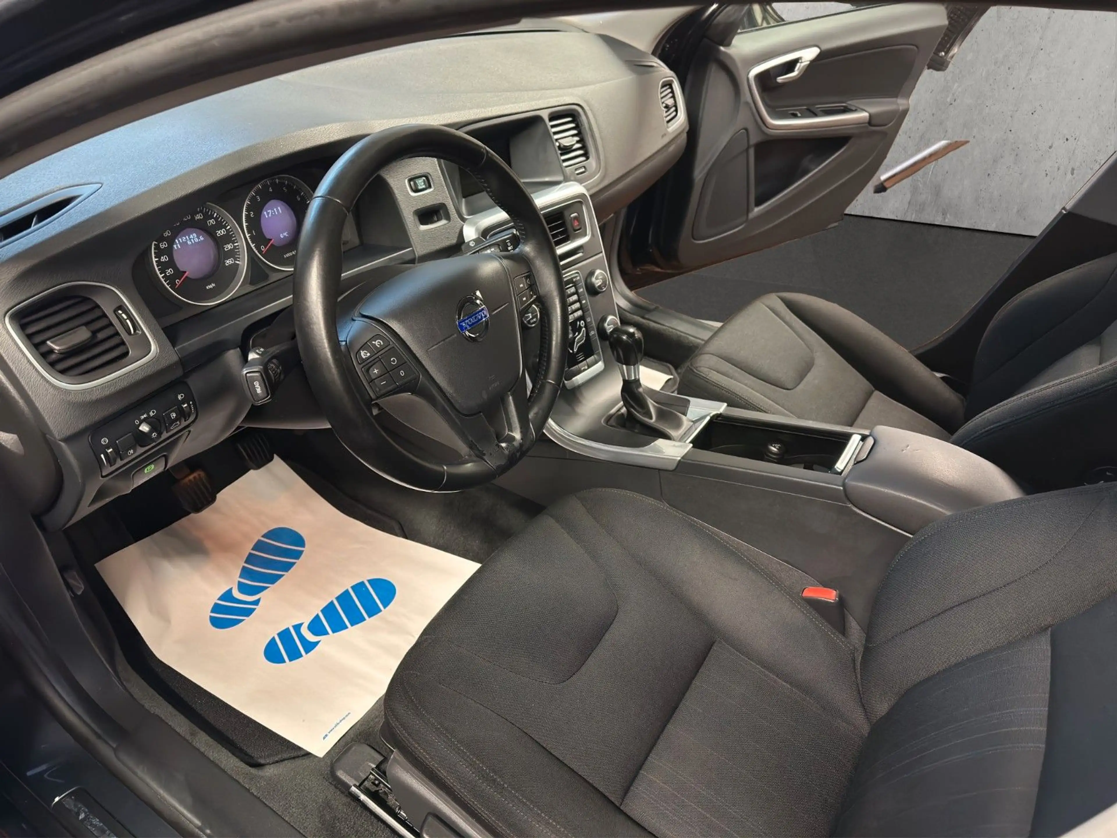 Volvo S60 Lim. Kinetic *2HAND*SHEFT*GARANTIE* — photo 12