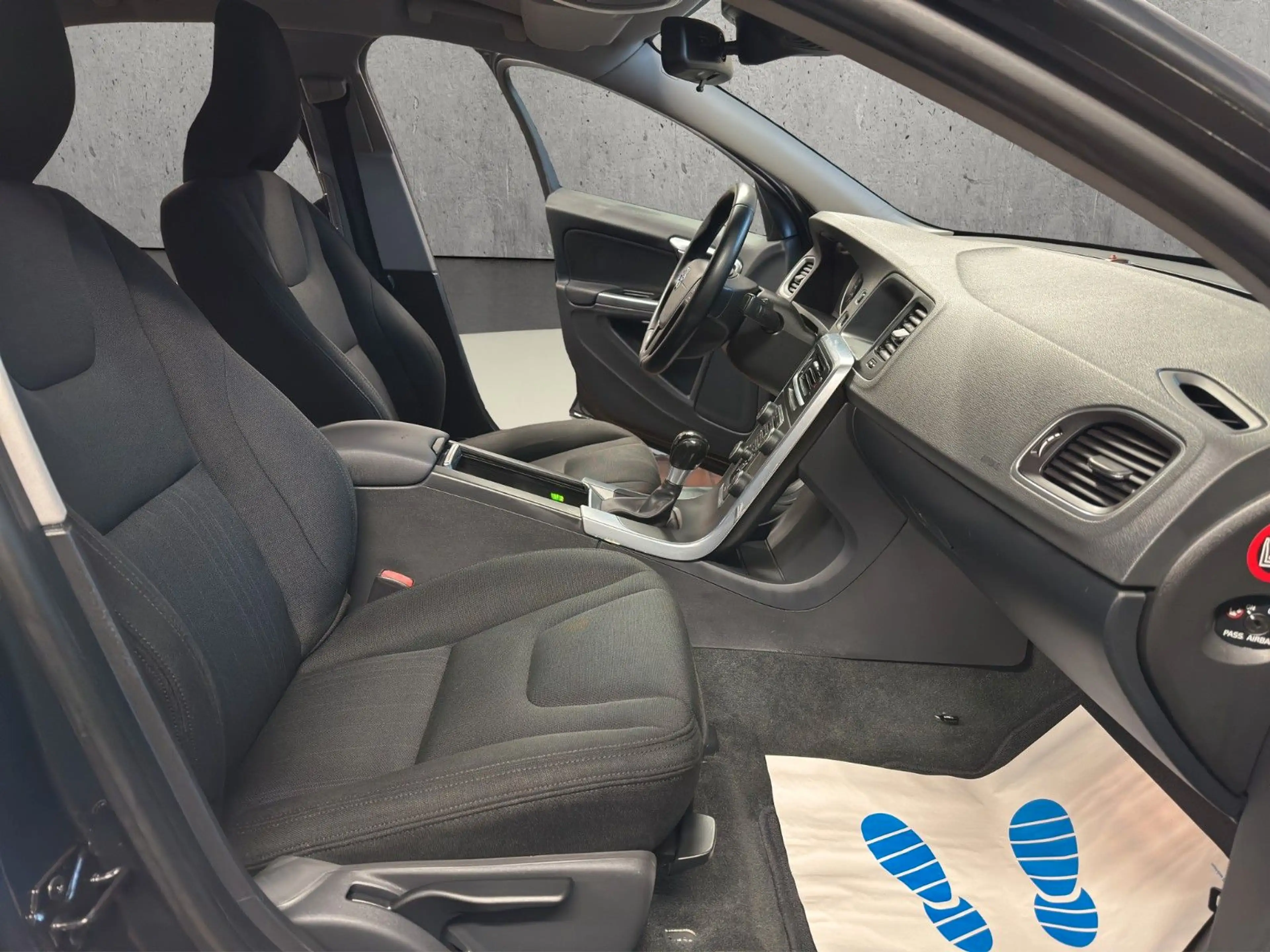 Volvo S60 Lim. Kinetic *2HAND*SHEFT*GARANTIE* — photo 9
