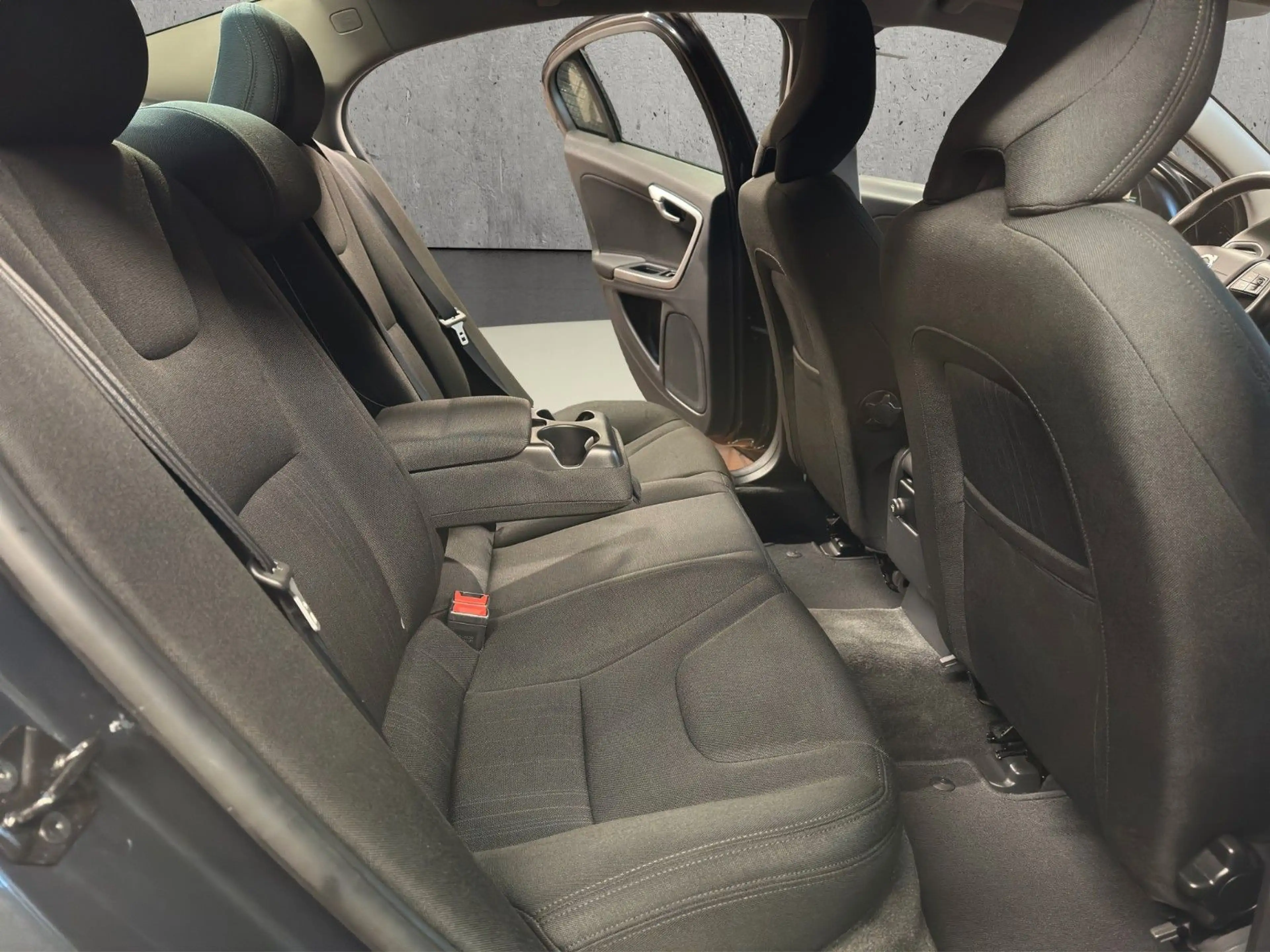 Volvo S60 Lim. Kinetic *2HAND*SHEFT*GARANTIE* — photo 8