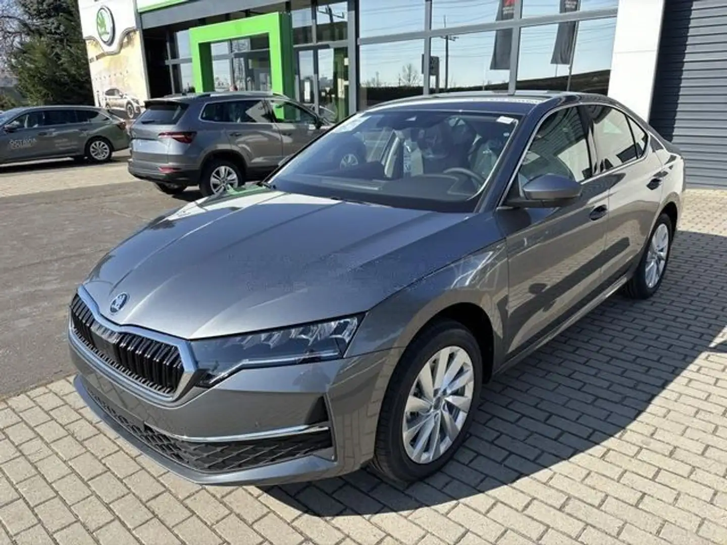 Skoda Octavia 2.0 TDi DSG Selection AHK ACC Matrix Kam Grau - 1