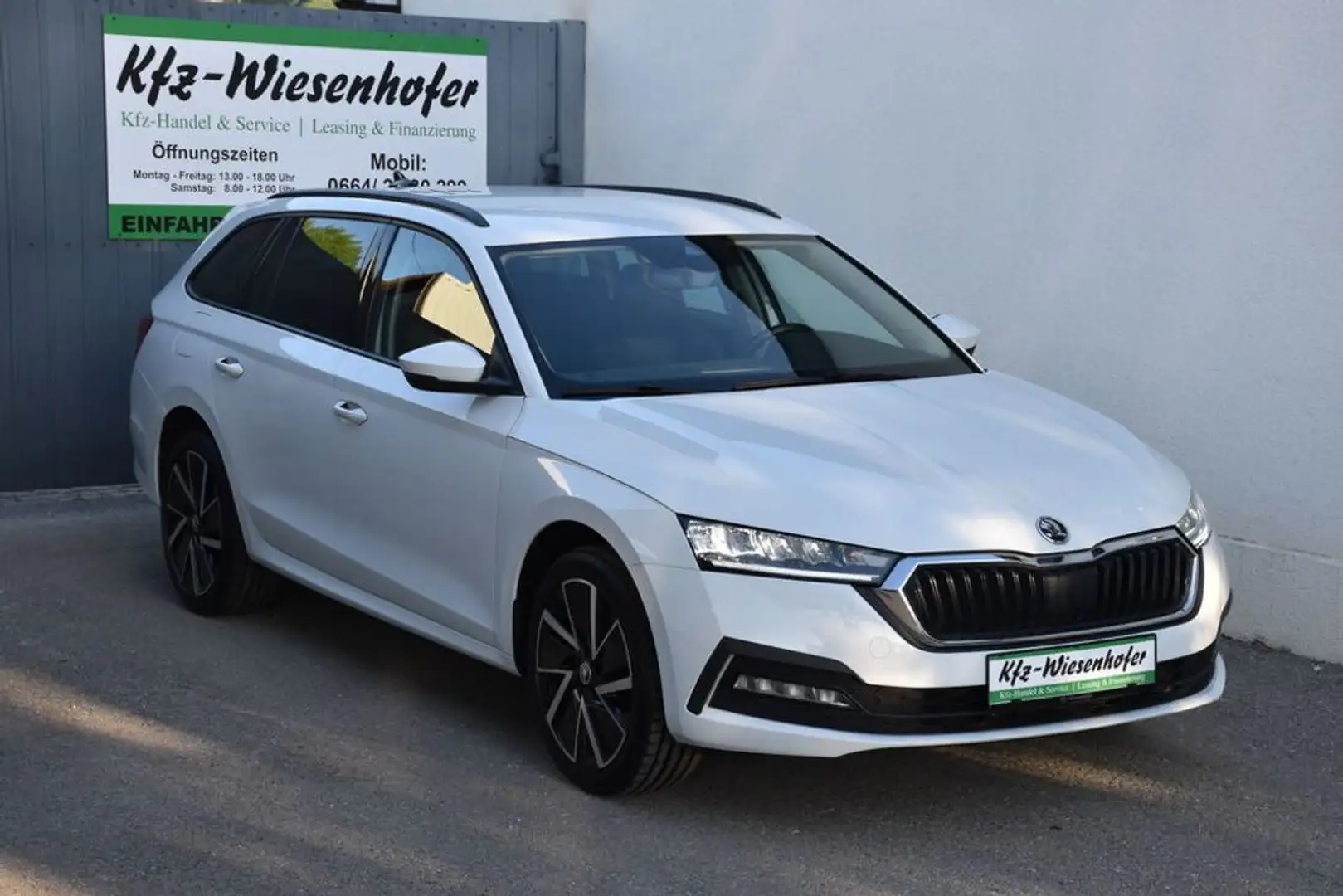 Skoda Octavia Business 2.0 TDI / LED / Anhängerkupplung Blanc - 1