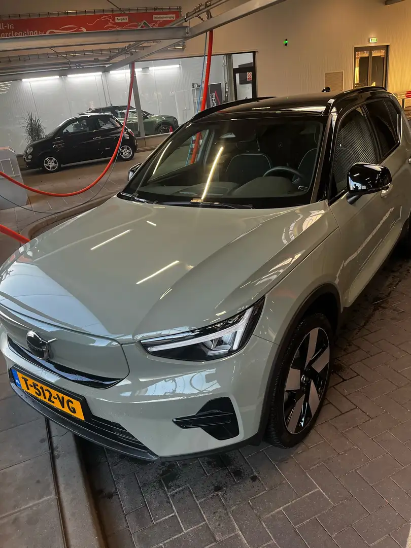 Volvo XC40 Extended Plus 82 kWh Vert - 1
