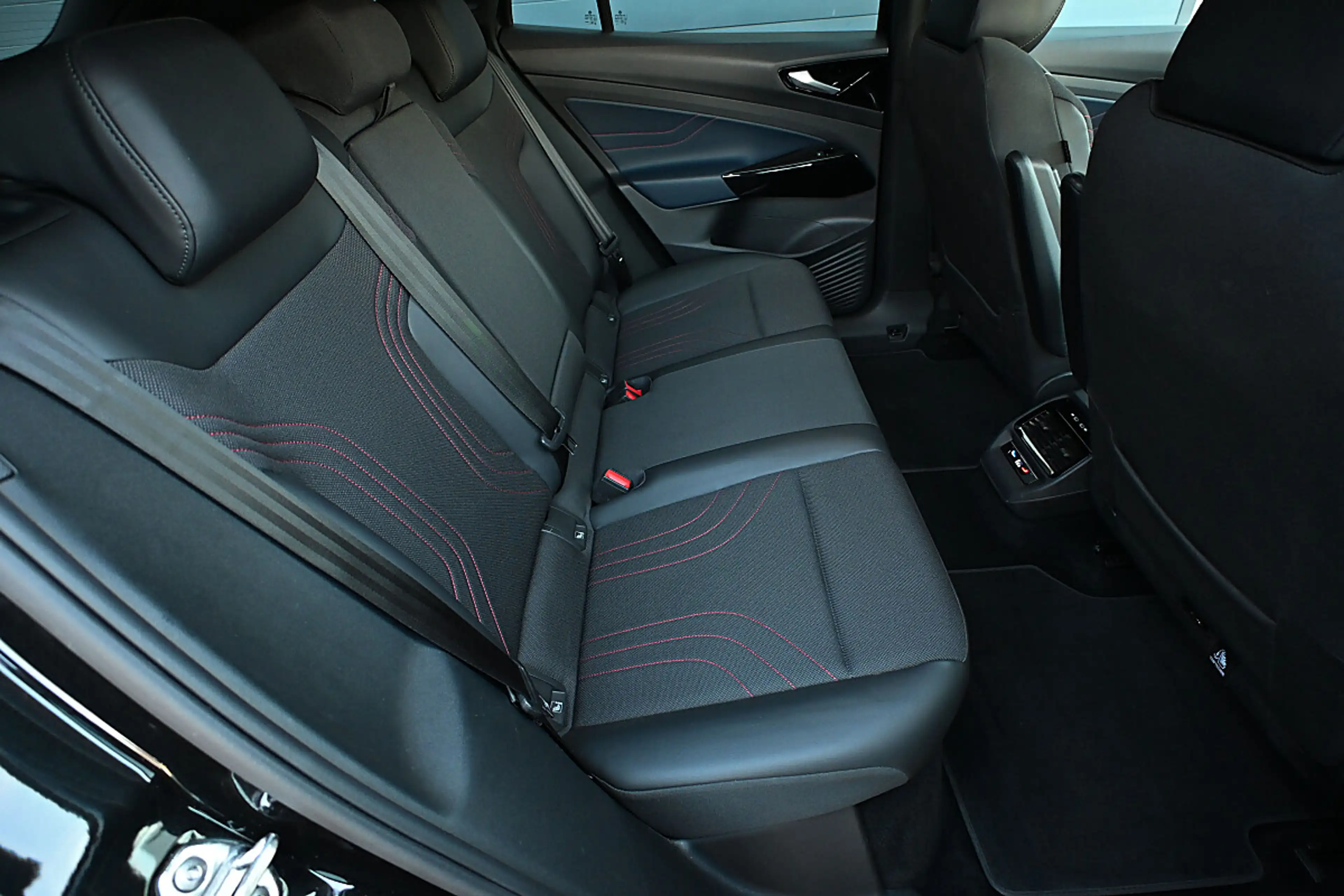 Volkswagen ID.4 ID. 4 GTX / 77kWh 21" ACC, iQMatrixLED, Navi, W... — photo 12