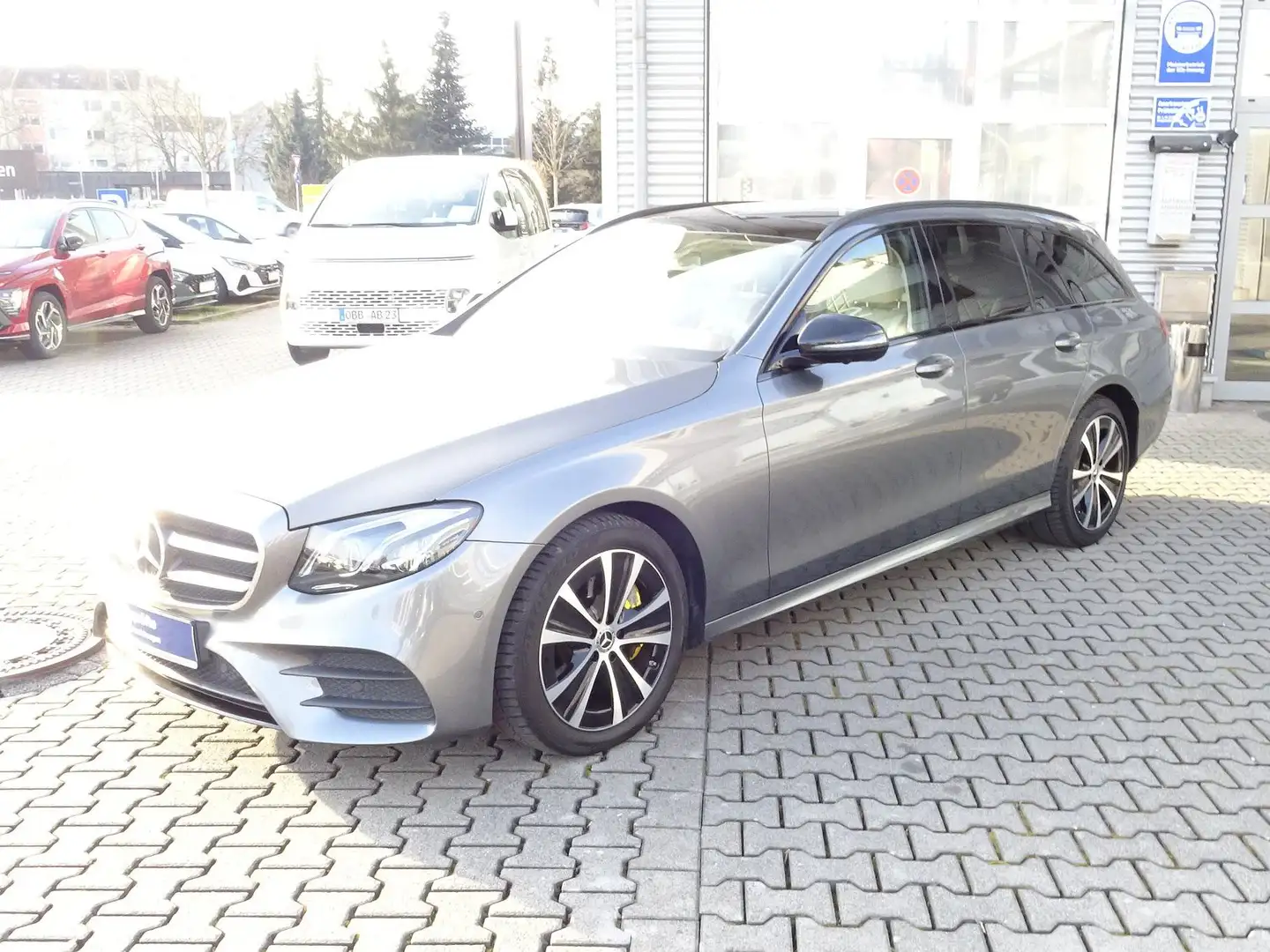 Mercedes-Benz E 400 d 4Matic T 9G-TRONIC AMG Line Pano Navi 20-Zoll Gris - 1