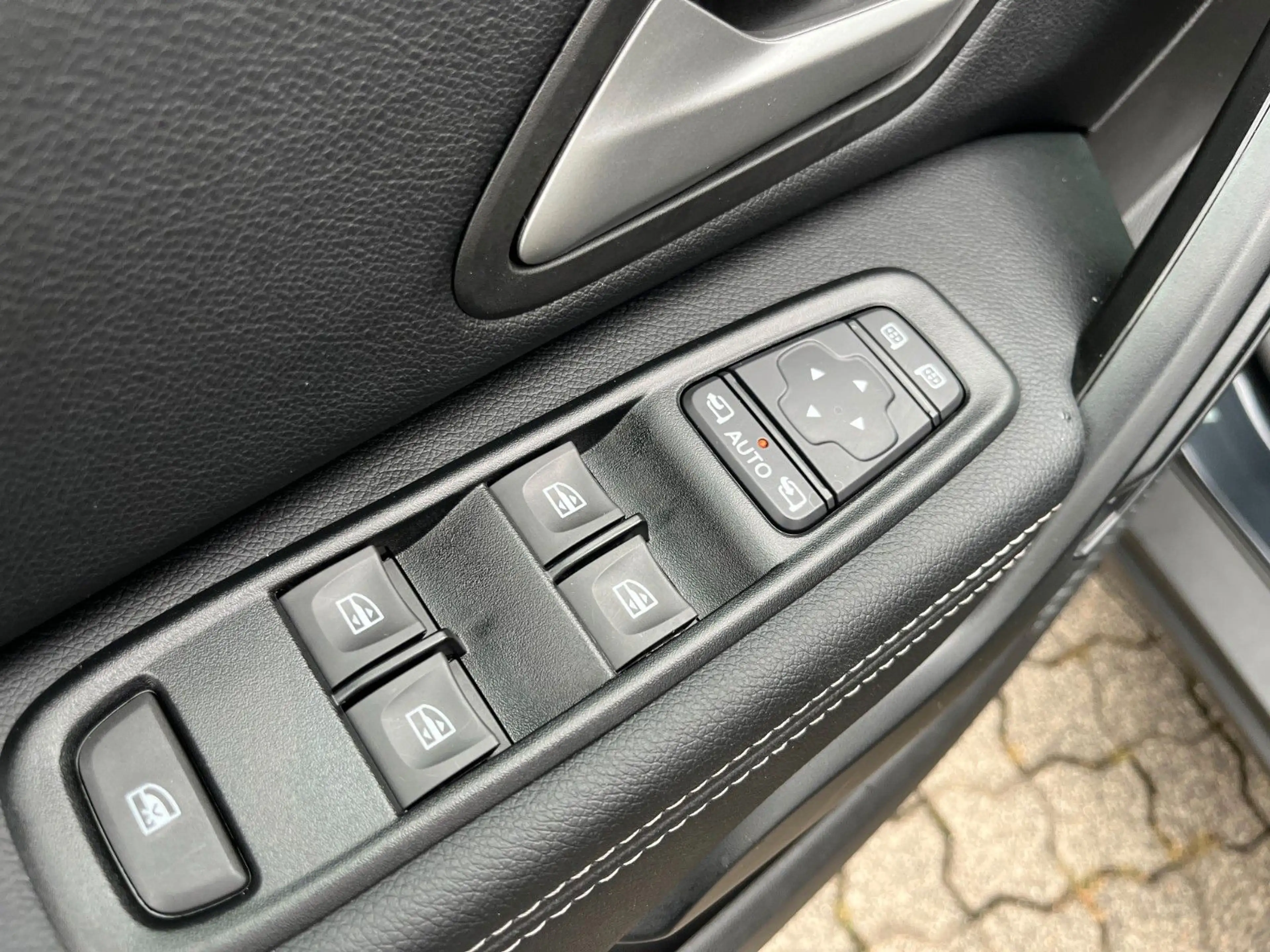 Dacia Duster Prestige Tce 150 DSG-6Gg 360° SHZ EPH uvm — photo 10