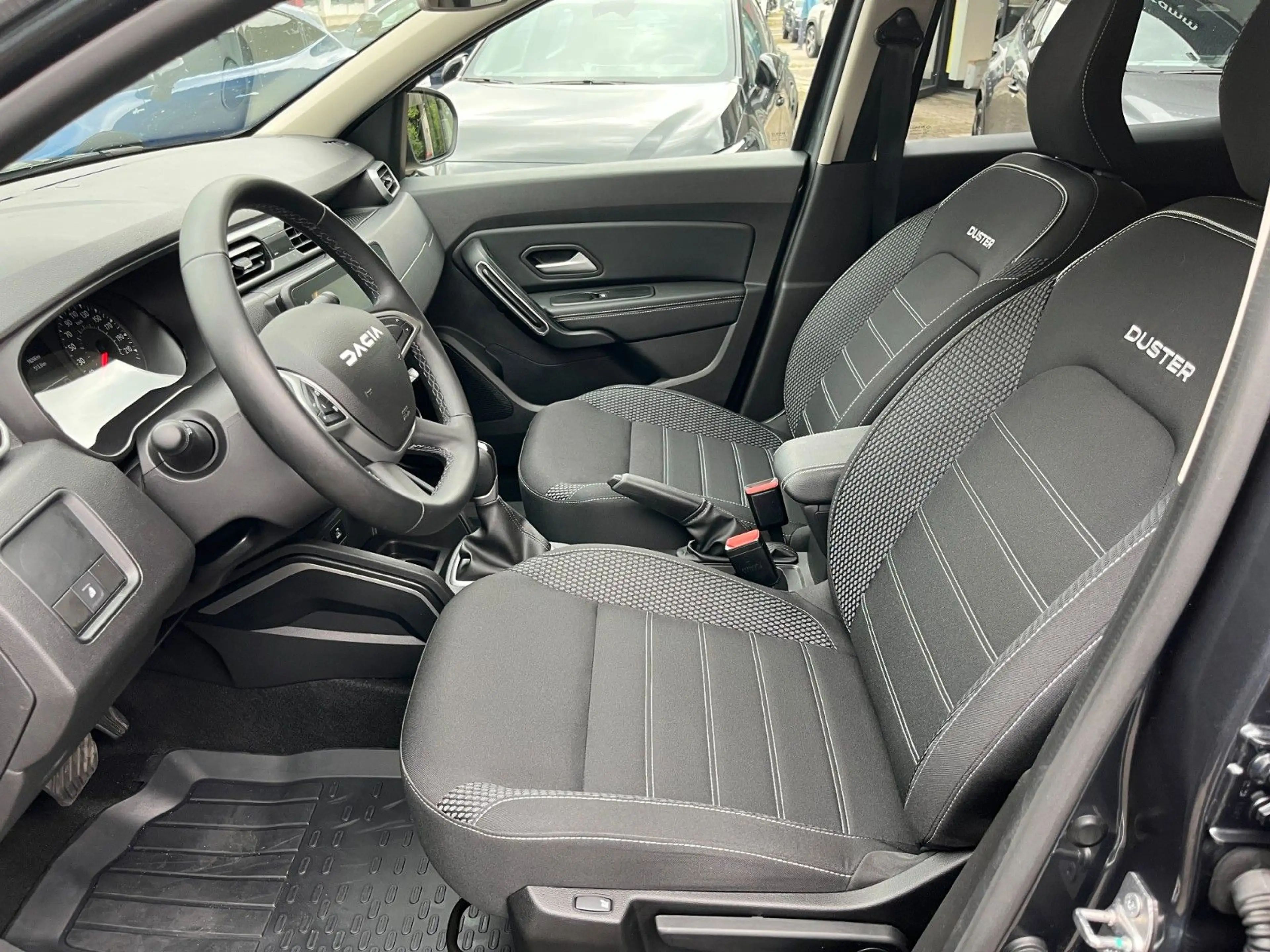 Dacia Duster Prestige Tce 150 DSG-6Gg 360° SHZ EPH uvm — photo 12