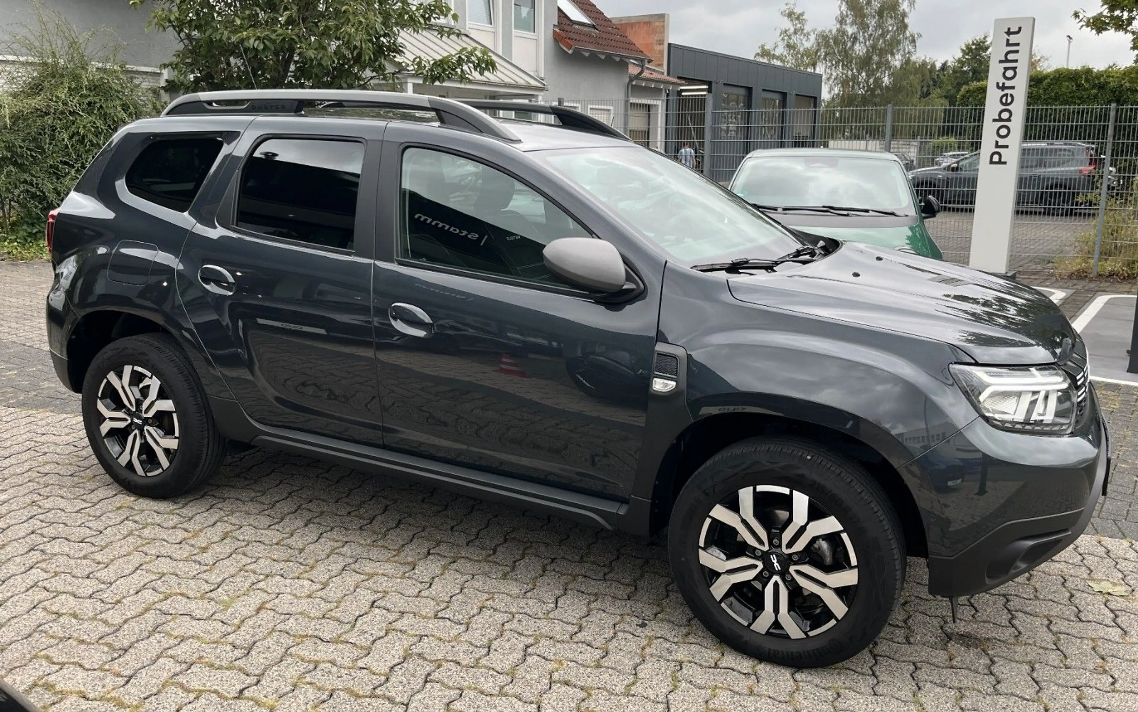 Dacia Duster Prestige Tce 150 DSG-6Gg 360° SHZ EPH uvm — photo 8