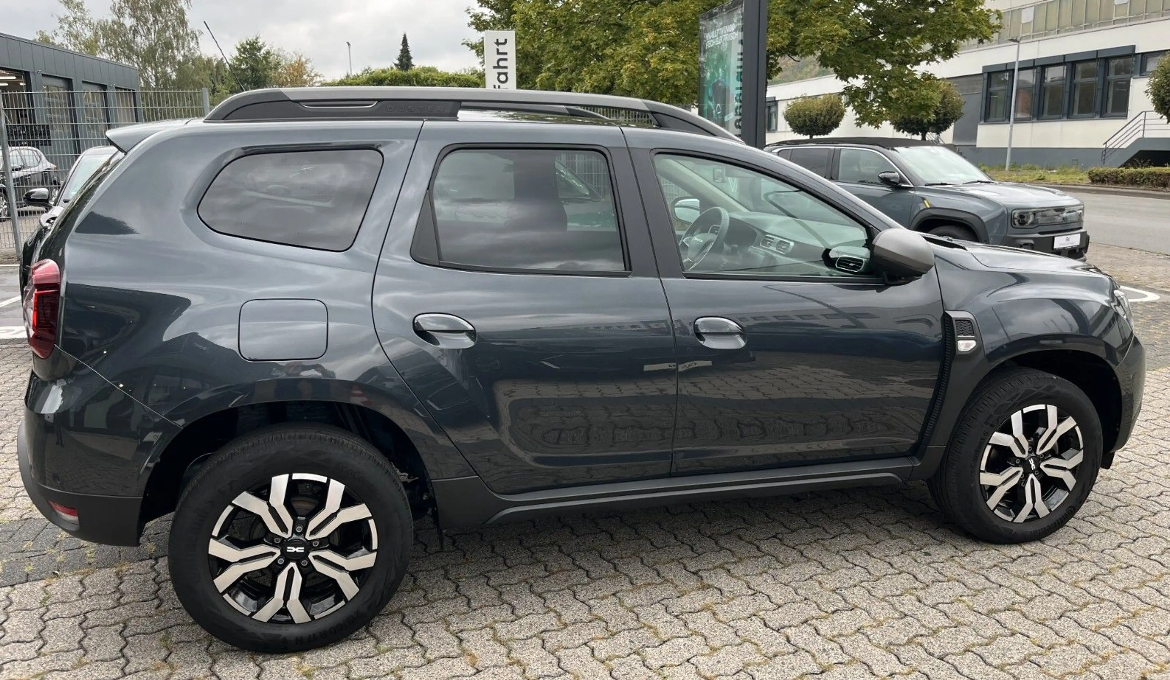 Dacia Duster Prestige Tce 150 DSG-6Gg 360° SHZ EPH uvm — photo 7