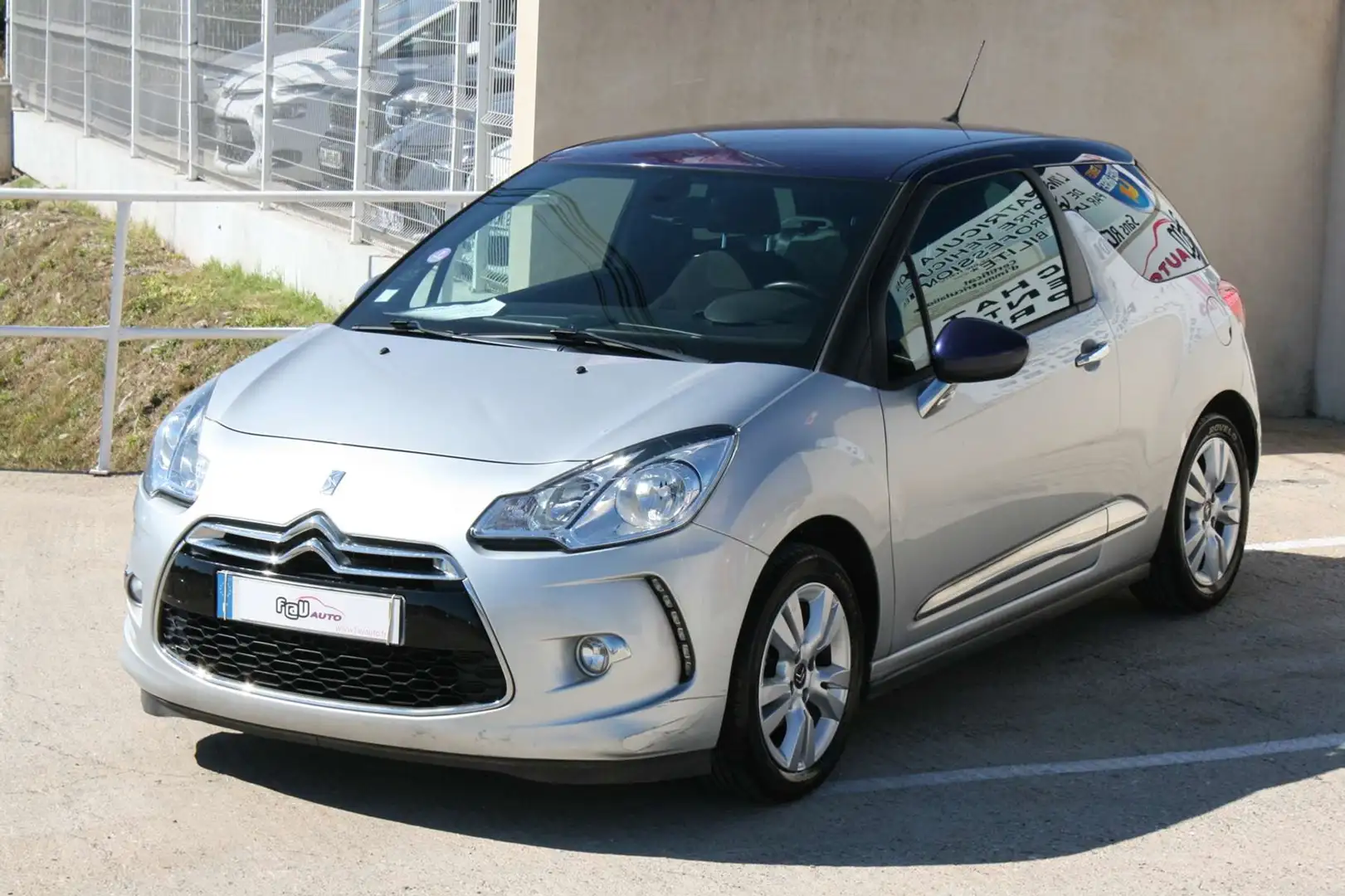 Citroen DS3 1.6 VTI SO CHIC BA Gris - 2