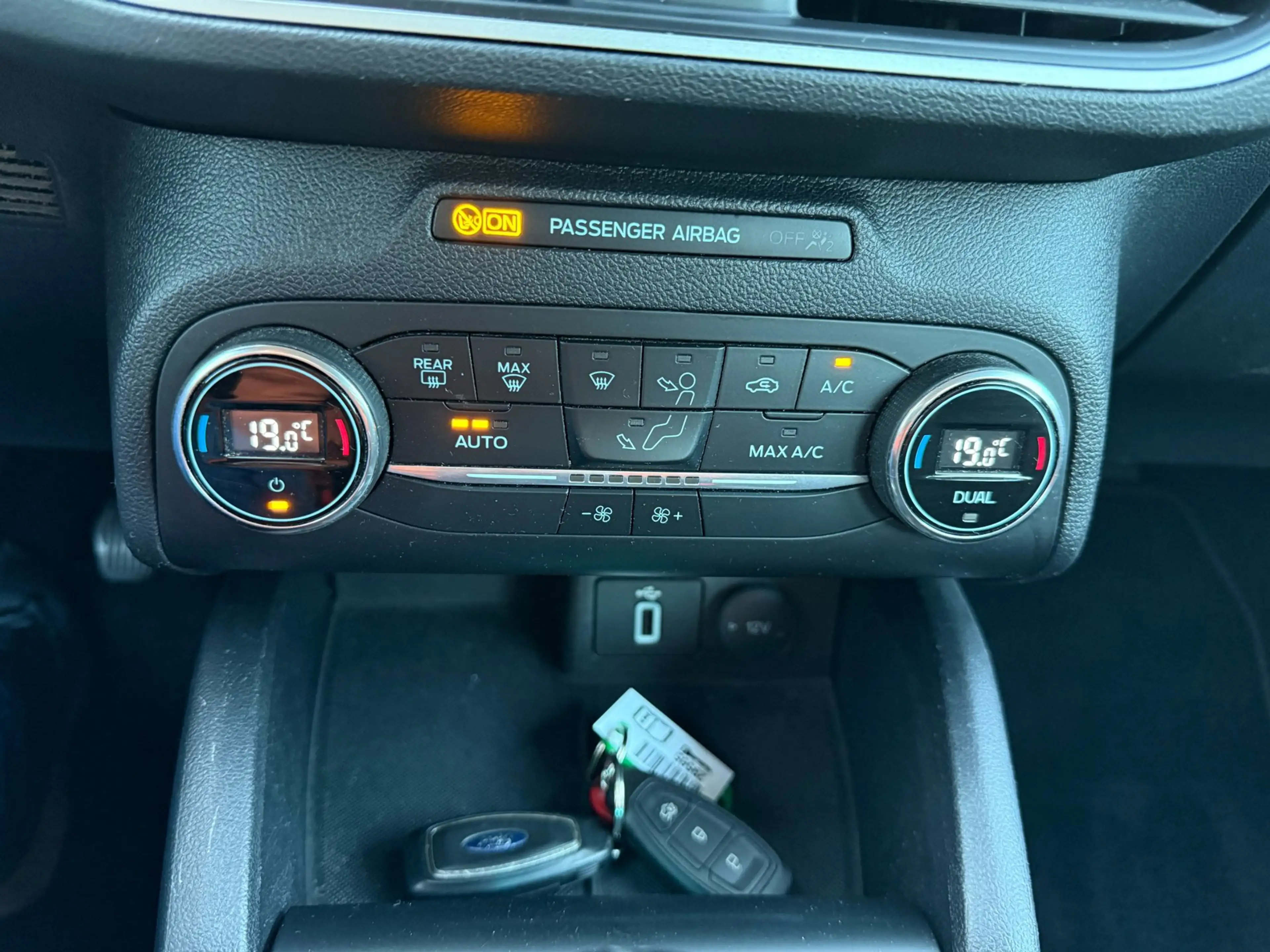 Ford Focus Wagon 1.0 T Trend Edition Business ECC NAVI APPLE — photo 17