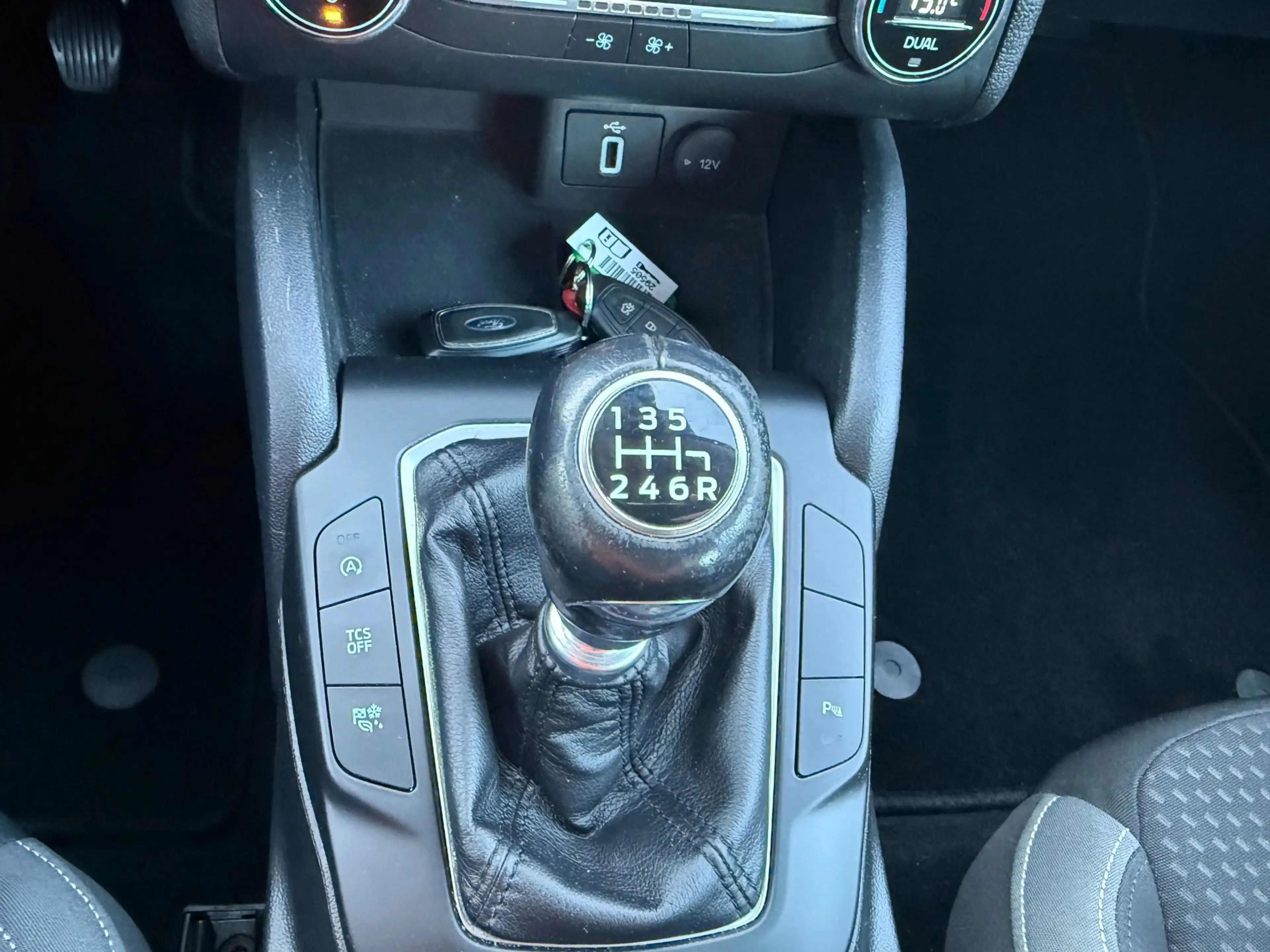Ford Focus Wagon 1.0 T Trend Edition Business ECC NAVI APPLE — photo 18
