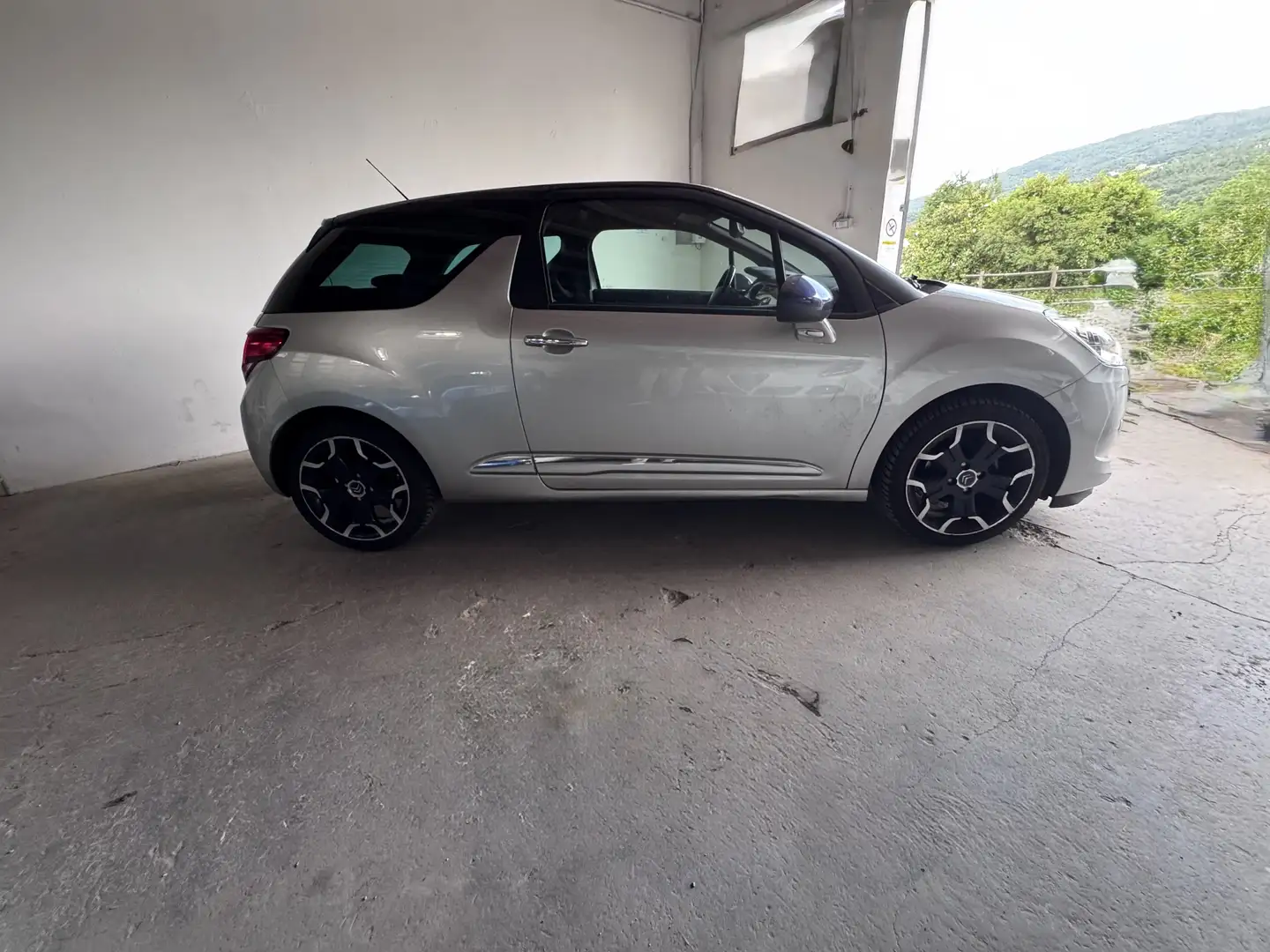 Citroen DS3 1.2 puretech (vti) Chic 82cv - 1
