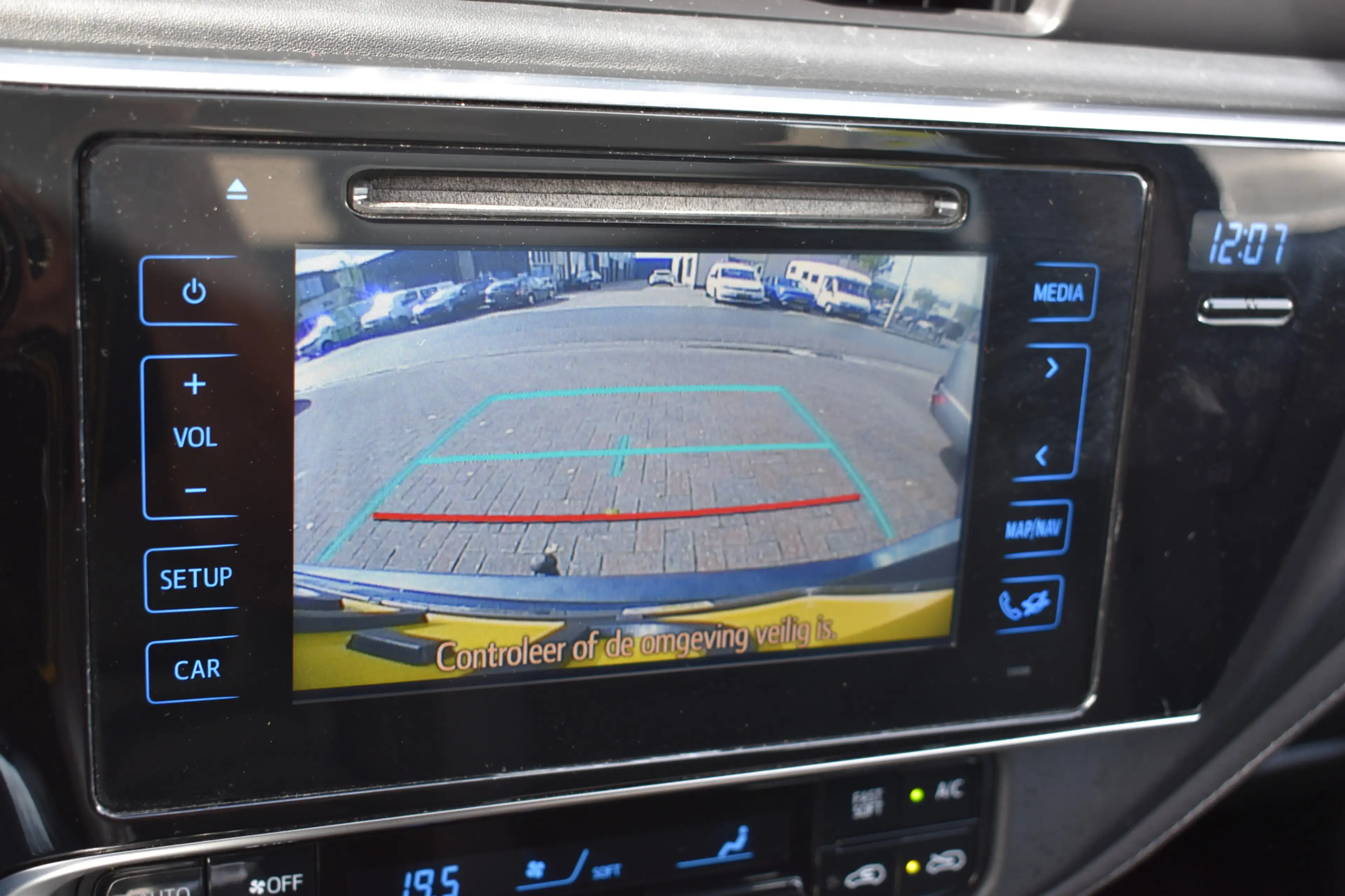 Toyota Auris Touring Sports 1.2T Aspiration Limited Navi Trekha — photo 8