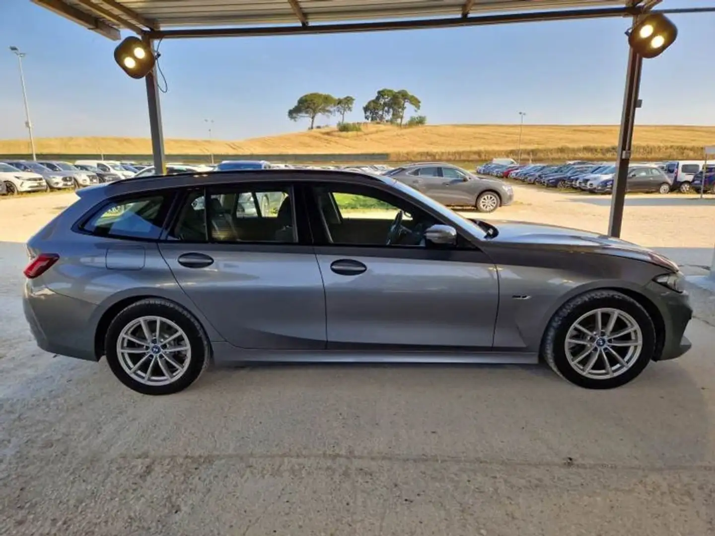BMW Active Hybrid 3 320e xDrive Touring Grijs - 2