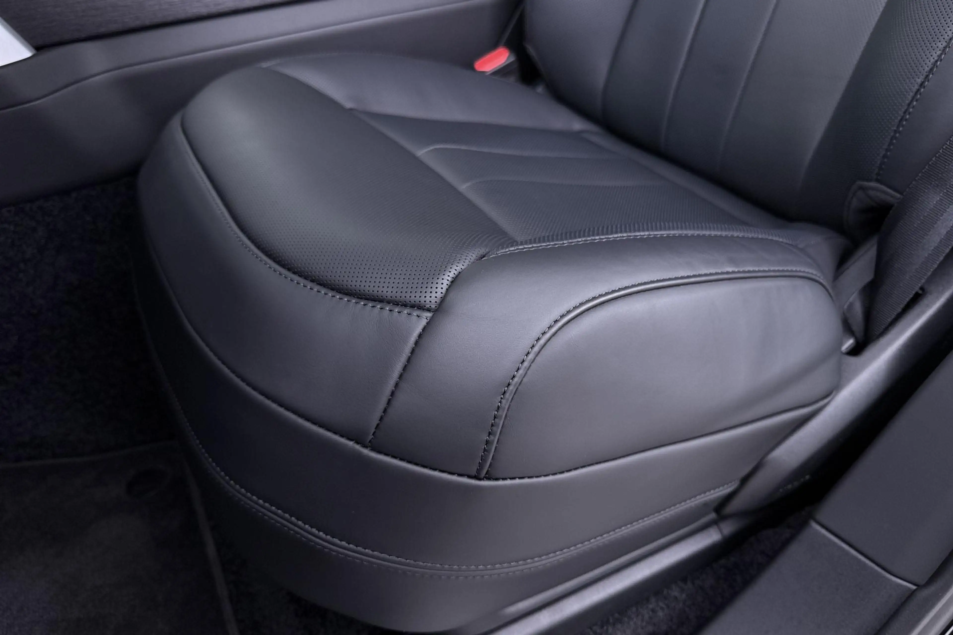 Land Rover Range Rover 3.0 P550e HSE | Meridian 3D | Shadow Exterior Pack — photo 45