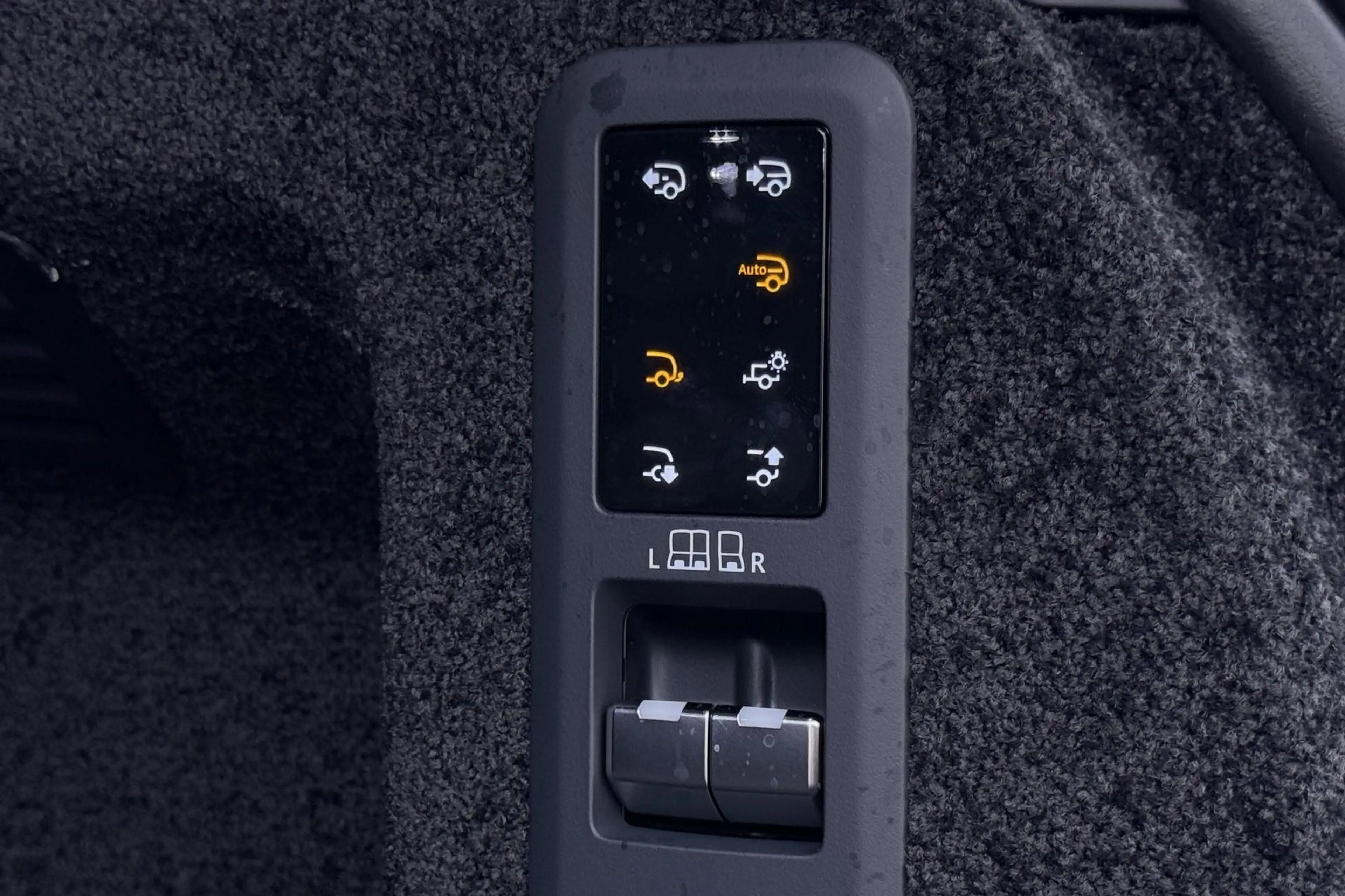 Land Rover Range Rover 3.0 P550e HSE | Meridian 3D | Shadow Exterior Pack — photo 12