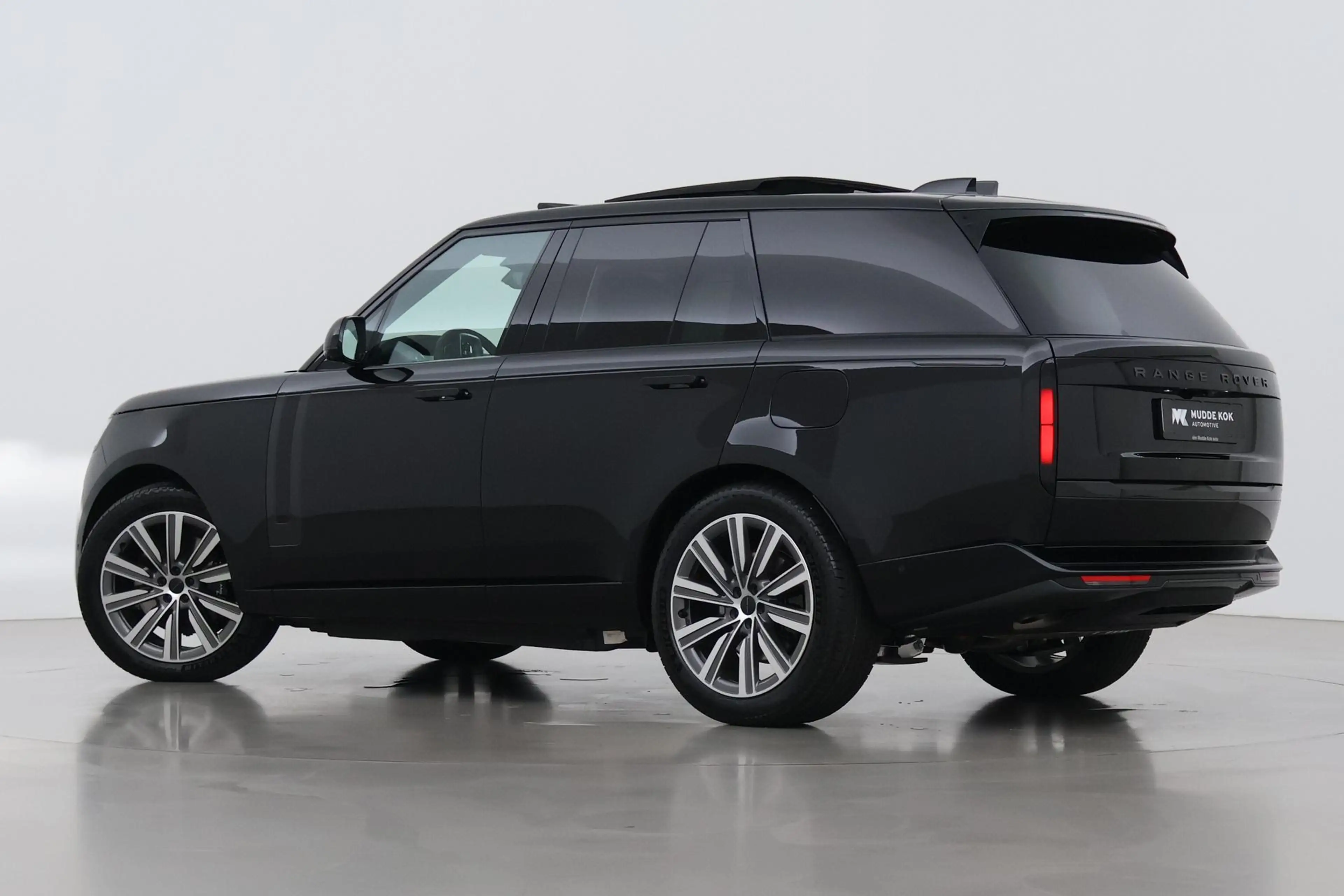 Land Rover Range Rover 3.0 P550e HSE | Meridian 3D | Shadow Exterior Pack — photo 2